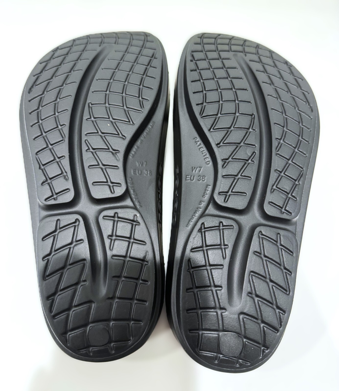 OOFOS OOLALA Women’s Recovery Sandal #1400 – Black – Choose Size