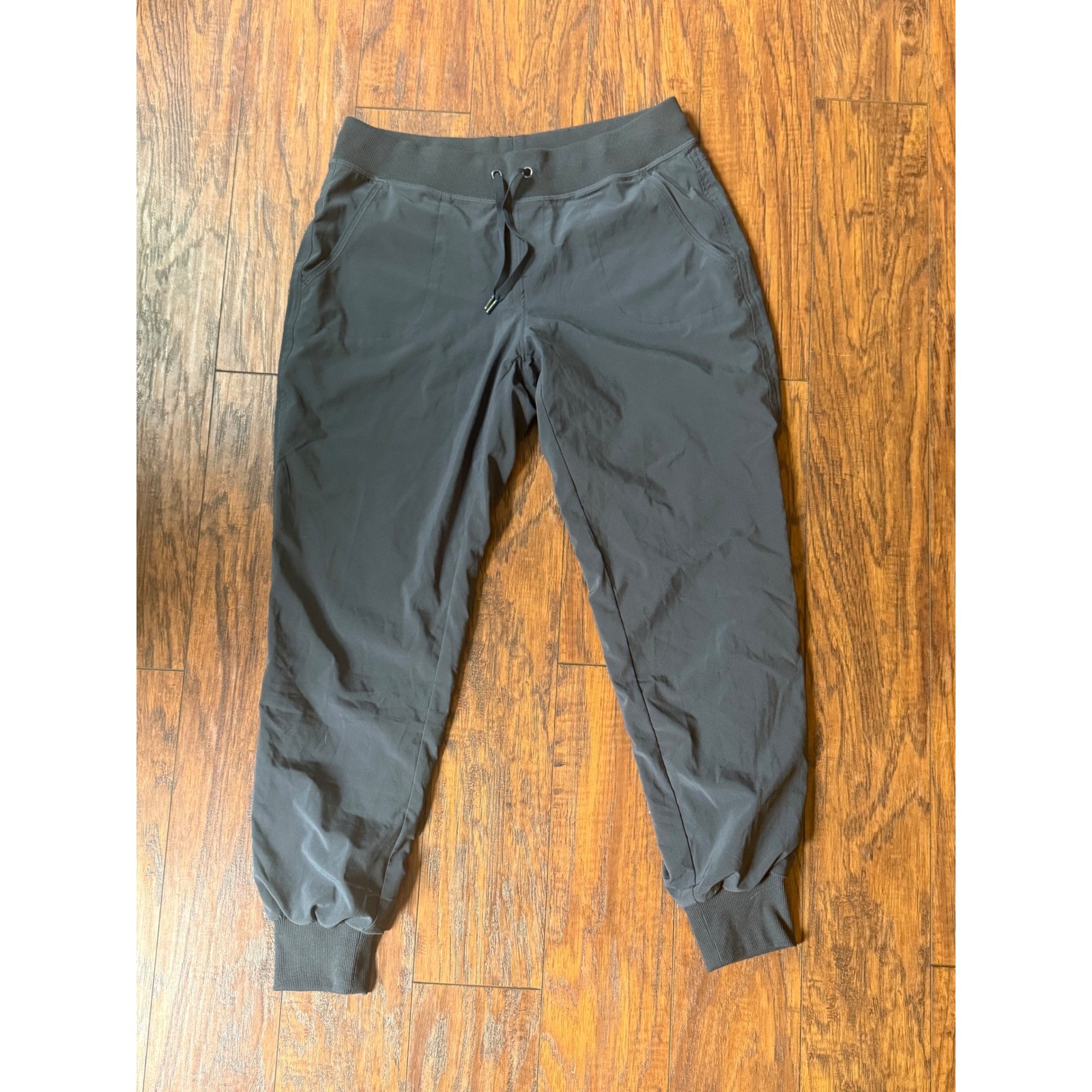 Athleta Trekkie North Jogger Pants Womens 2 Grey Hiking Travel Outdoor Athletic