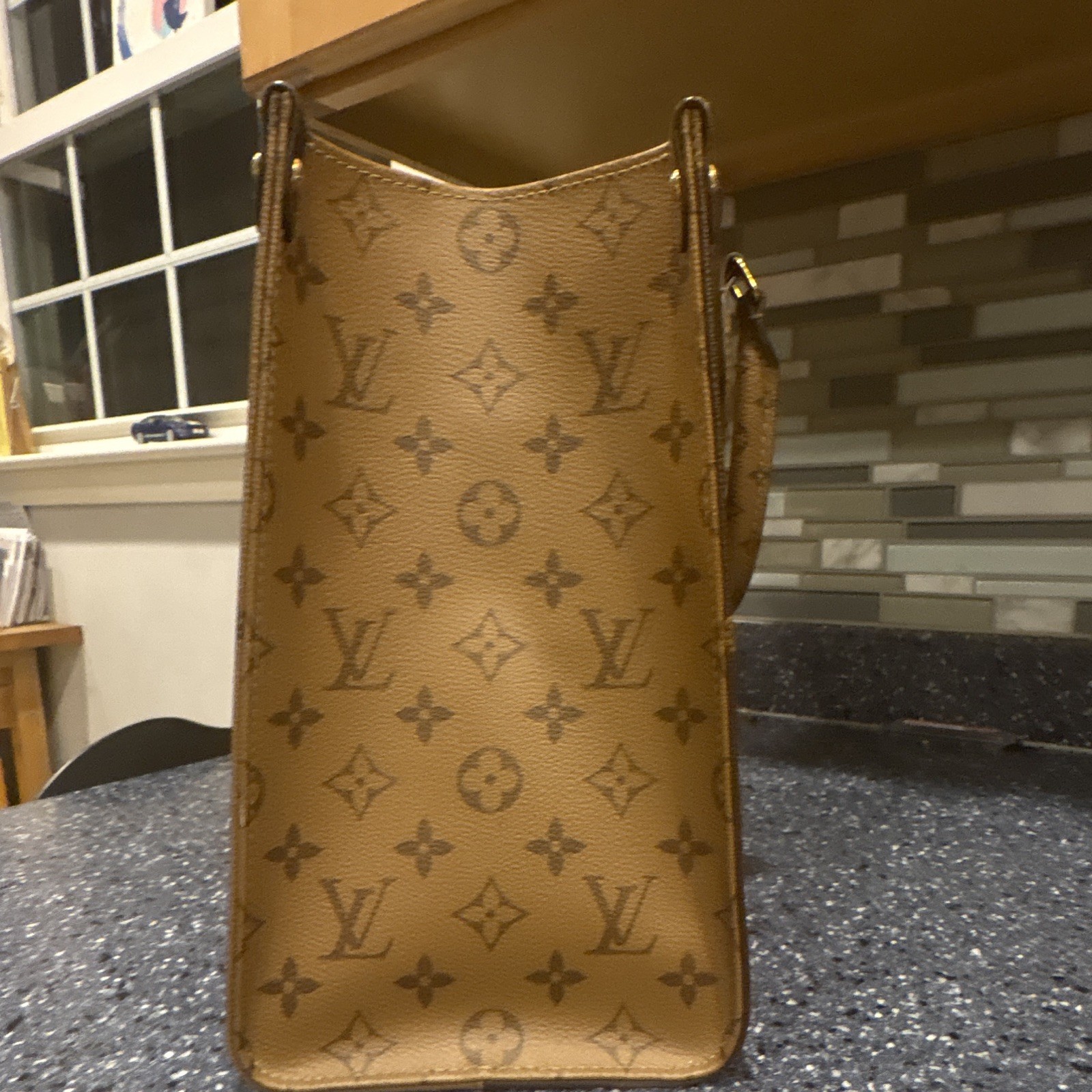 Louis Vuitton Monogram Medium Tote Brown Red Lining Zip Inner Pockets COA
