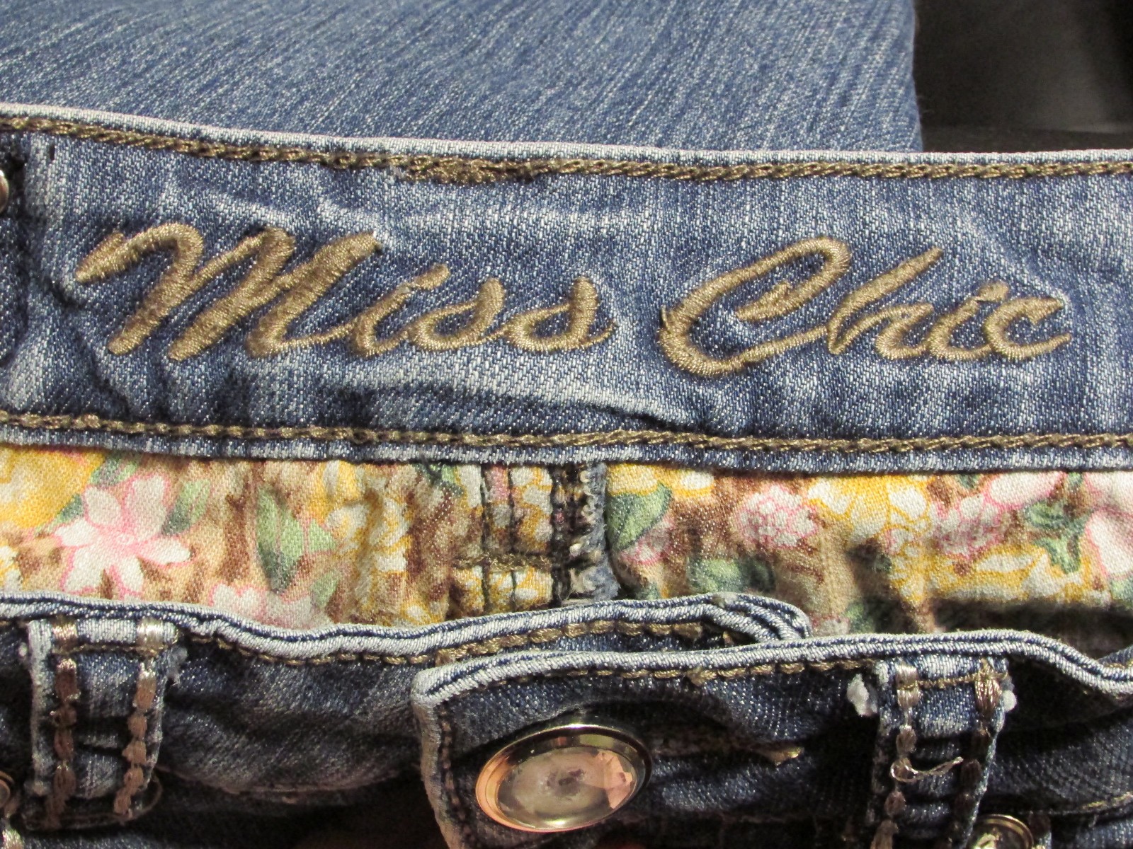 EXCELLENT Miss Chic Size 1 Stretch Capri Jeans, Rhinestone 28 Waist FREE SHIP 48