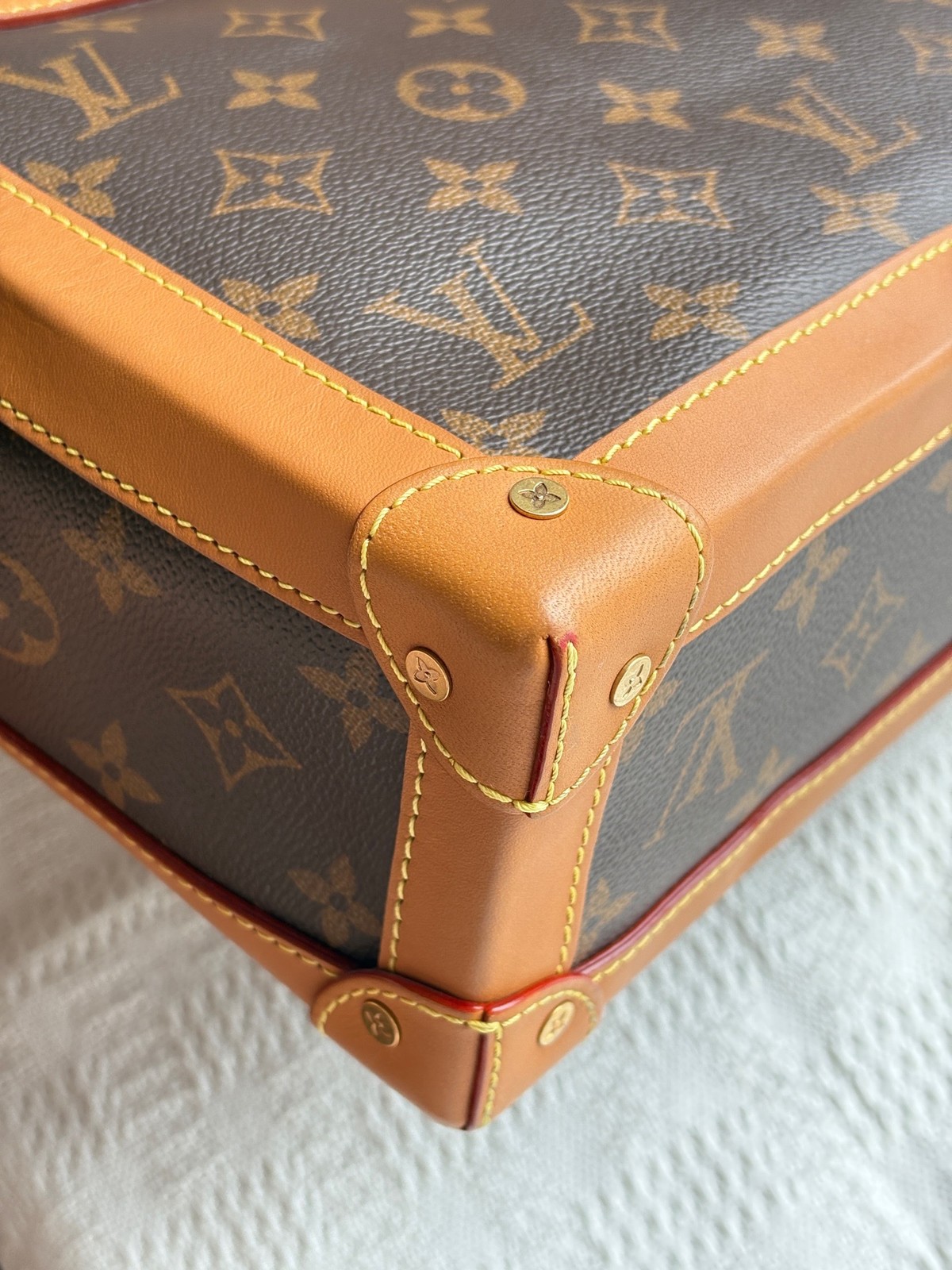 Louis Vuitton Pre-Owned Authentic Box Clutch Free Tracked Shipping