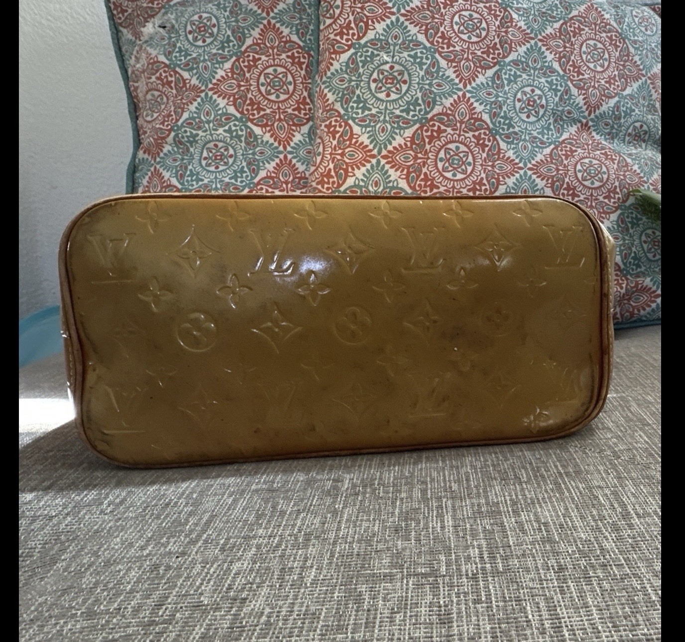 Louis Vuitton Vernis Monogram Tote, Zip Closure, Double Handles, Inner Pockets