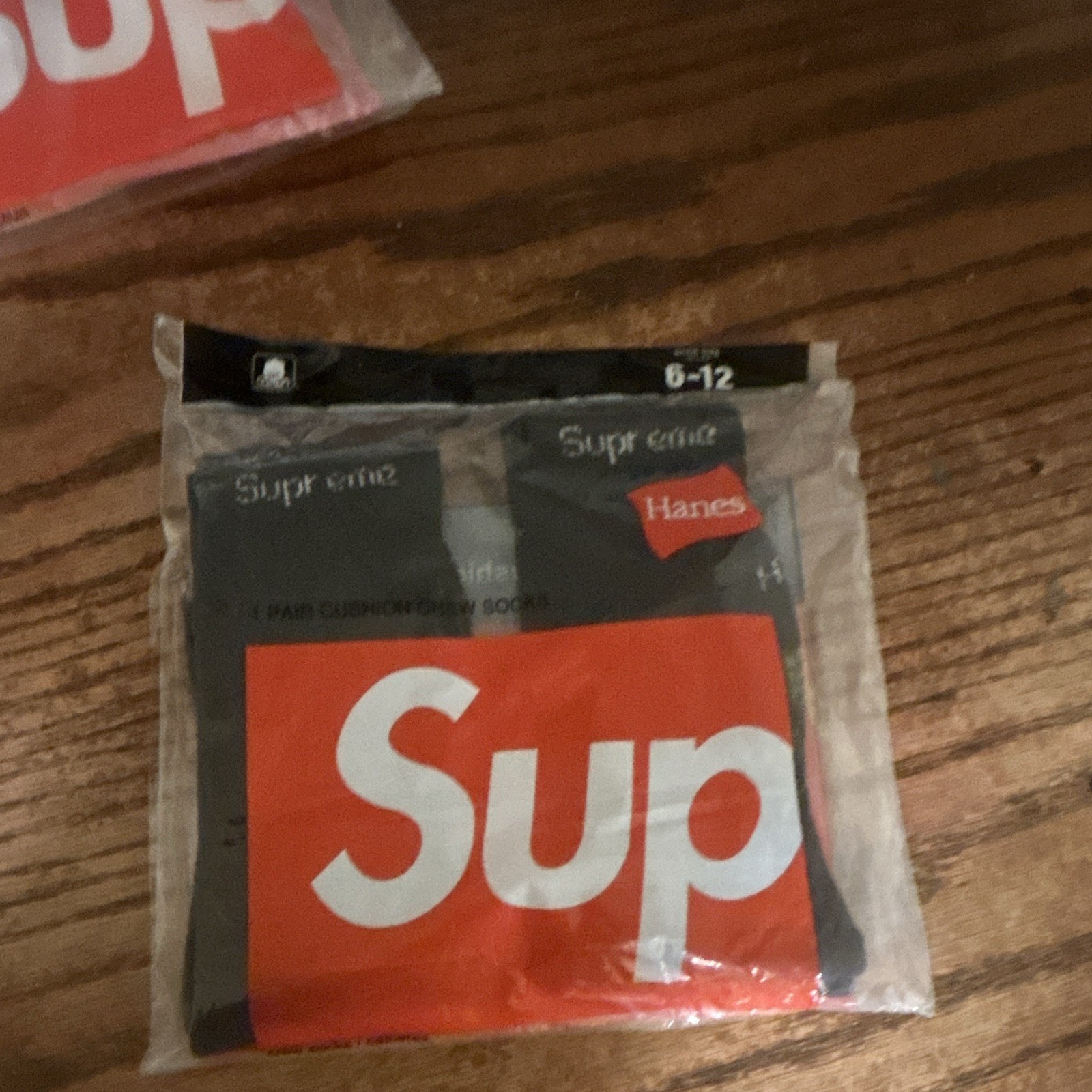 Supreme x Hanes Men’s Black Logo Socks Size 6-12 4 Pairs Pack