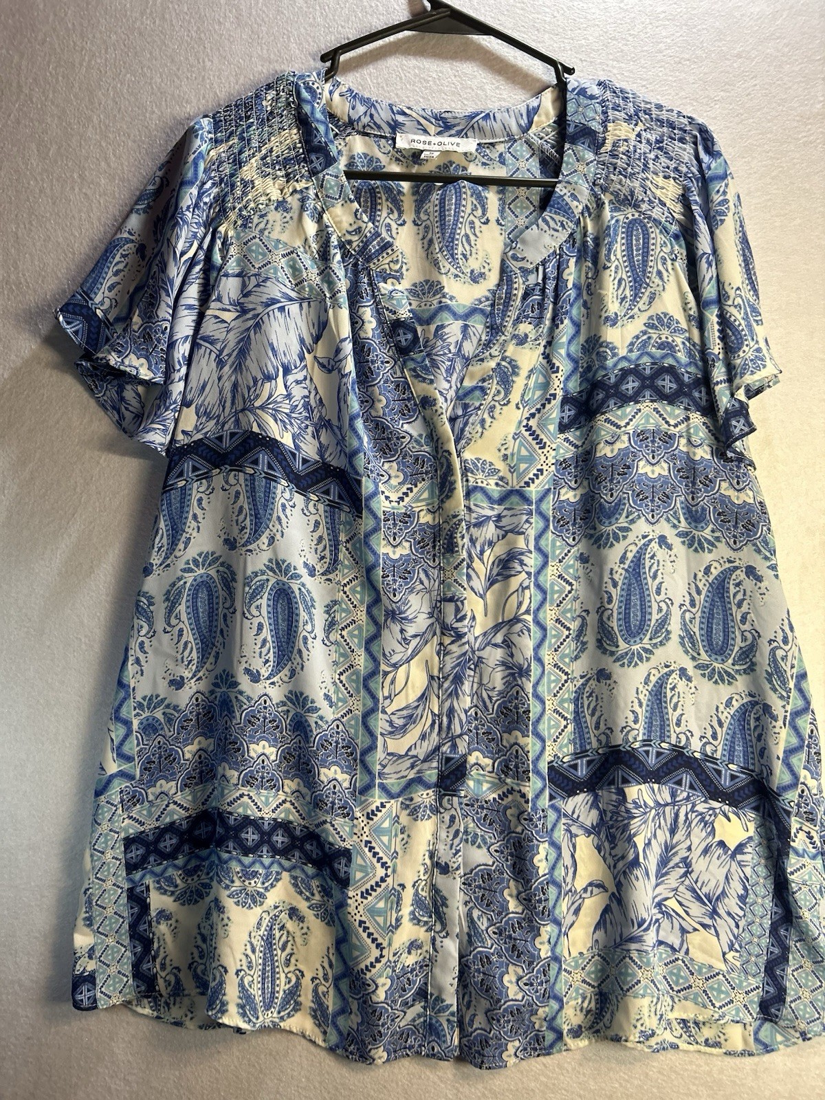 ROSE+OLIVE Blue/White Paisley V-Neck Smocked Flutter Short Sleeve Blouse 1X