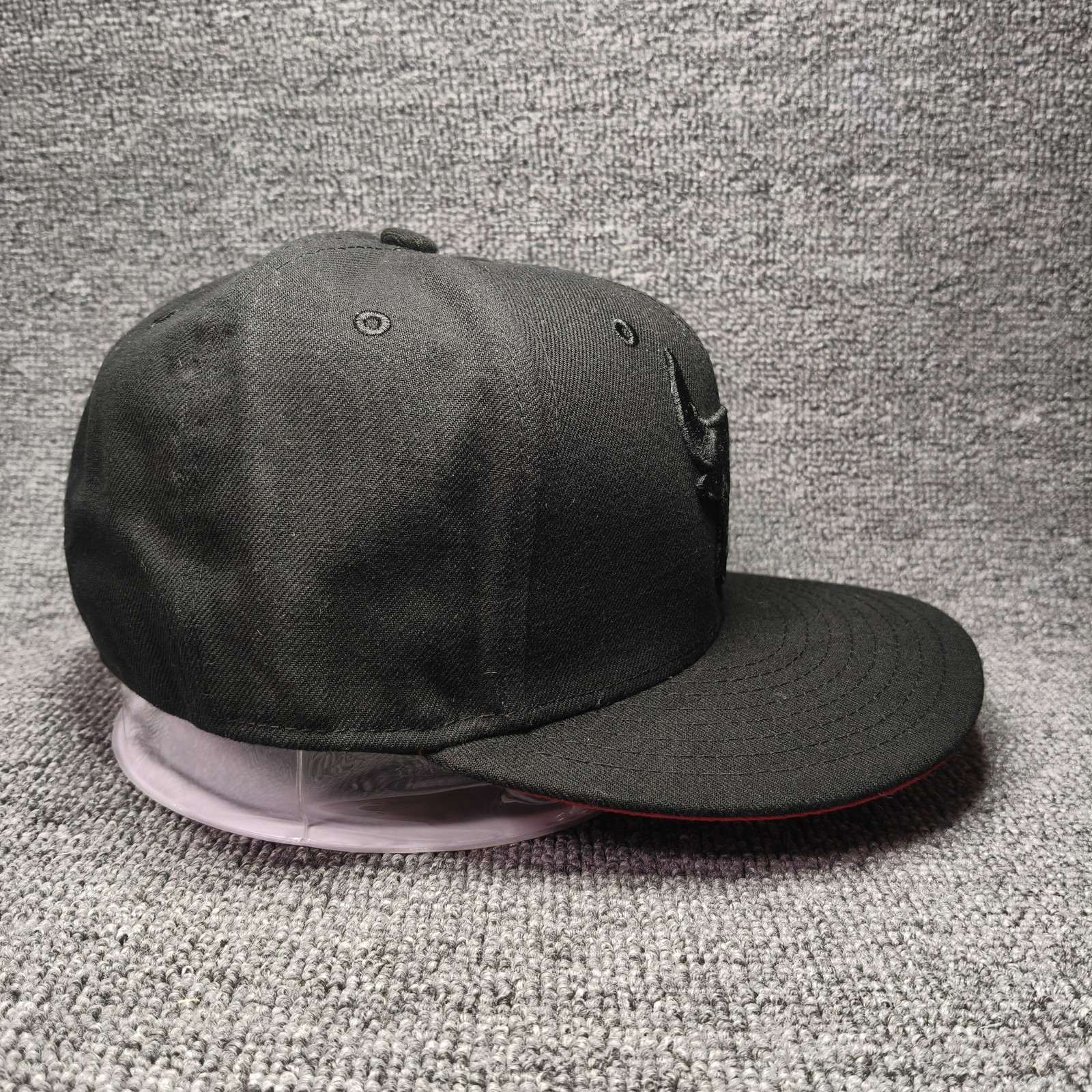 New Era Chicago Bulls 59FIFTY Fitted Black Red Underbrim 6 7 8 Hat