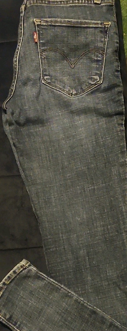 Levi’s 721 High Rise Skinny Slim Fit Medium Wash Blue Denim Jeans 5-Pocket