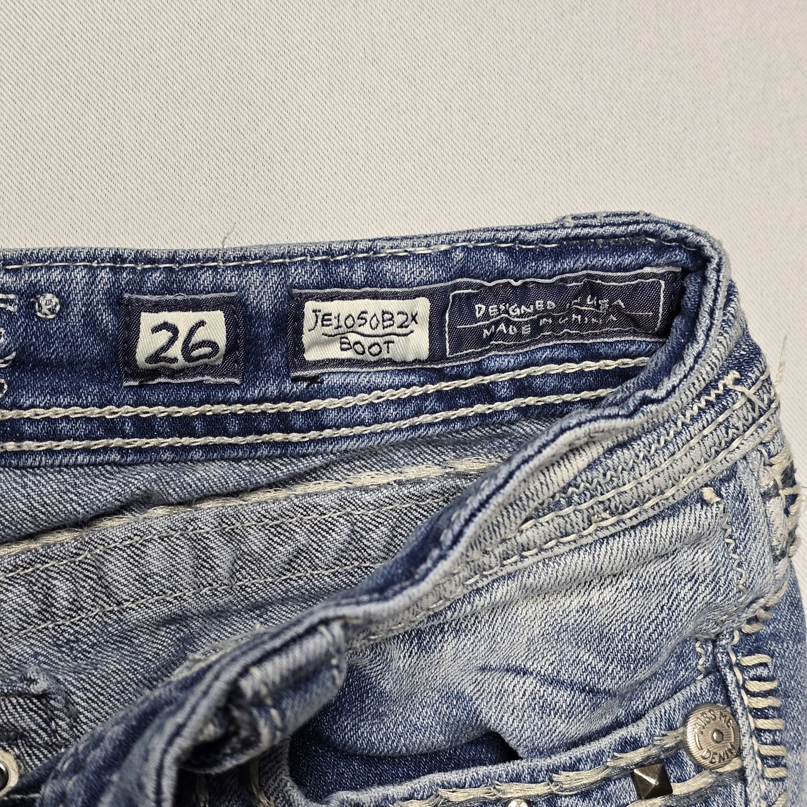 Miss Me Jeans Boot Cut Light Wash Embellished Pockets Sz 26×35 Inseam Je1050b2x