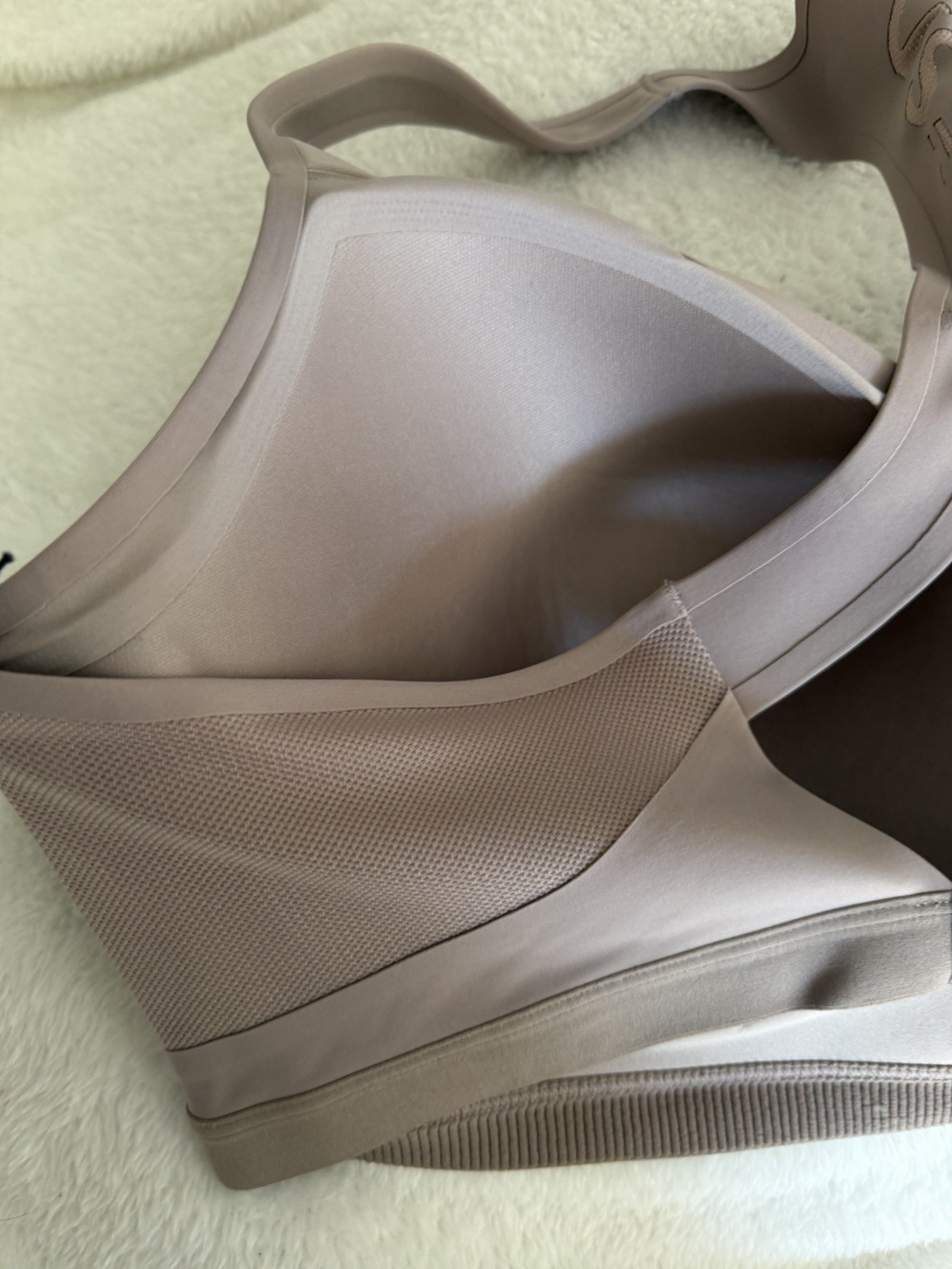 Incredible max Victoria secret VSX high support molded sports bra Sand 40DDD NWT