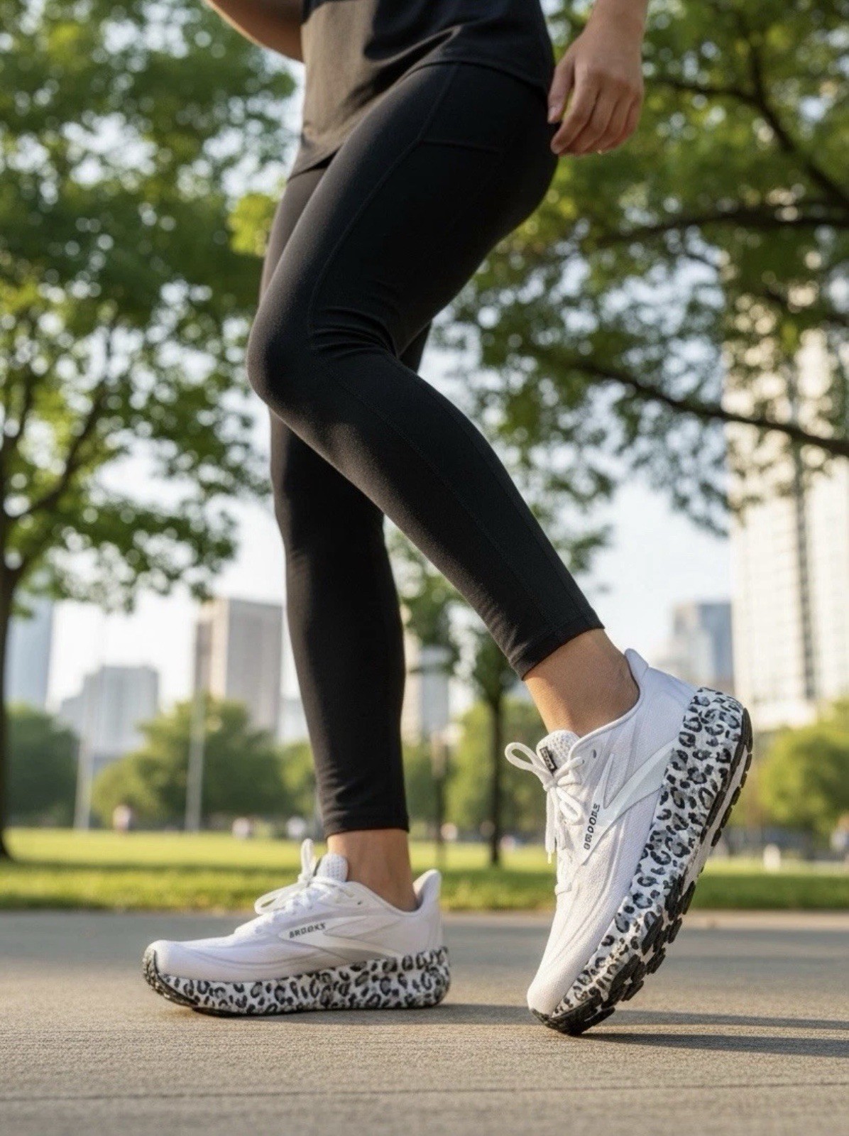 Brooks Revel 9 Black White Gray Leopard Print Low Top Women’s Sneakers Size 7