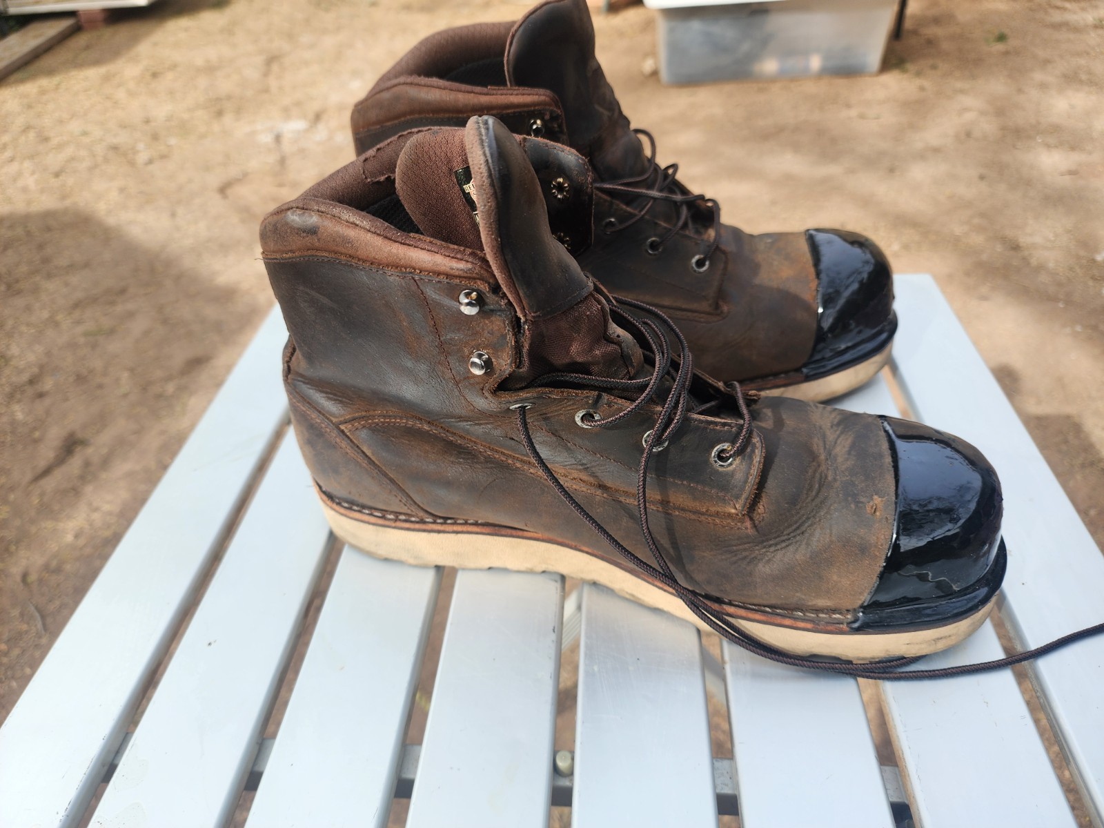Red Wing Boots 2443 Mens 13 D Brown Leather steel Toe with tuff toe.