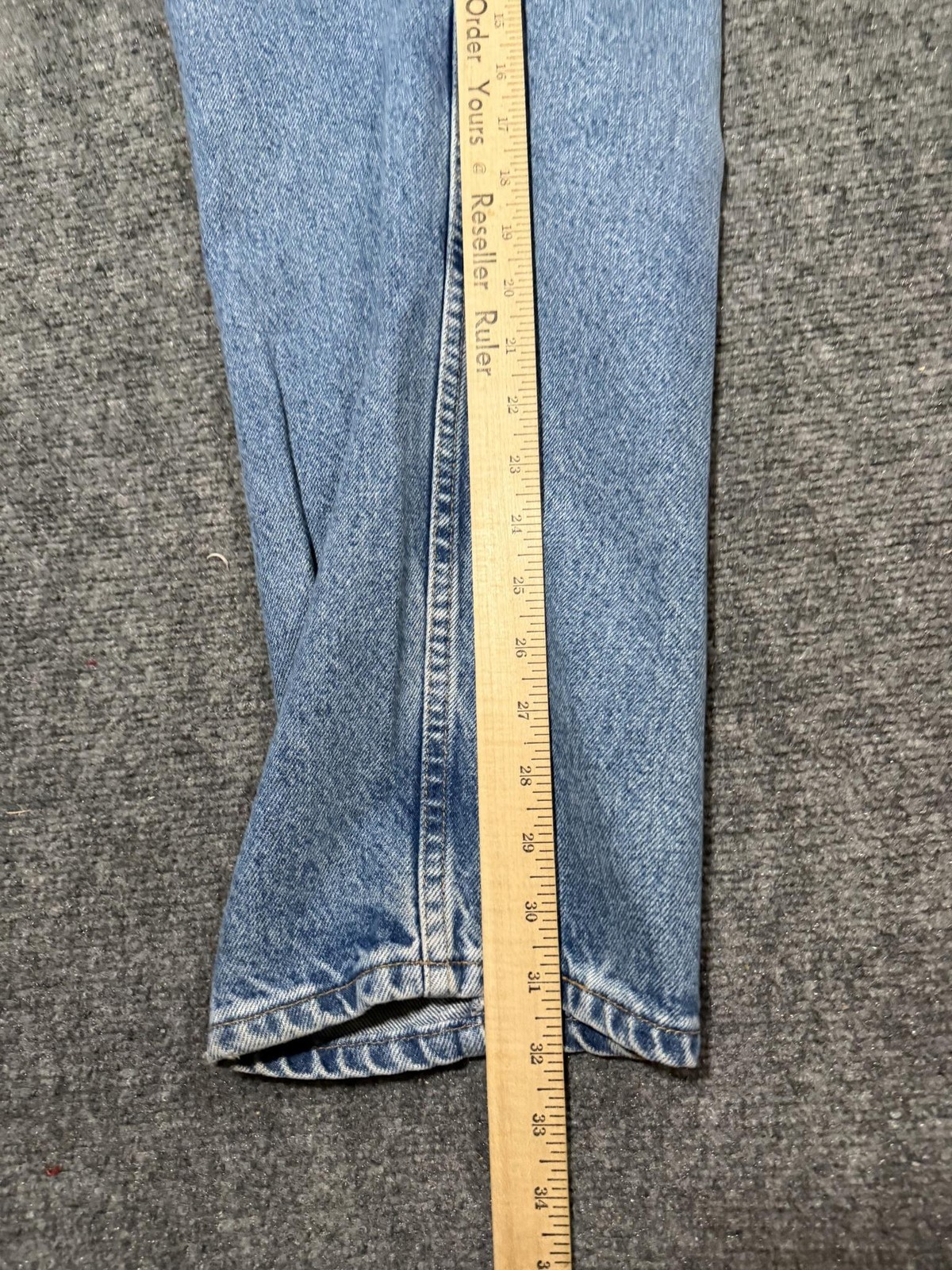 Levis Jeans Mens 34×32 Blue Relaxed Straight Leg Denim Light Wash Casual Classic