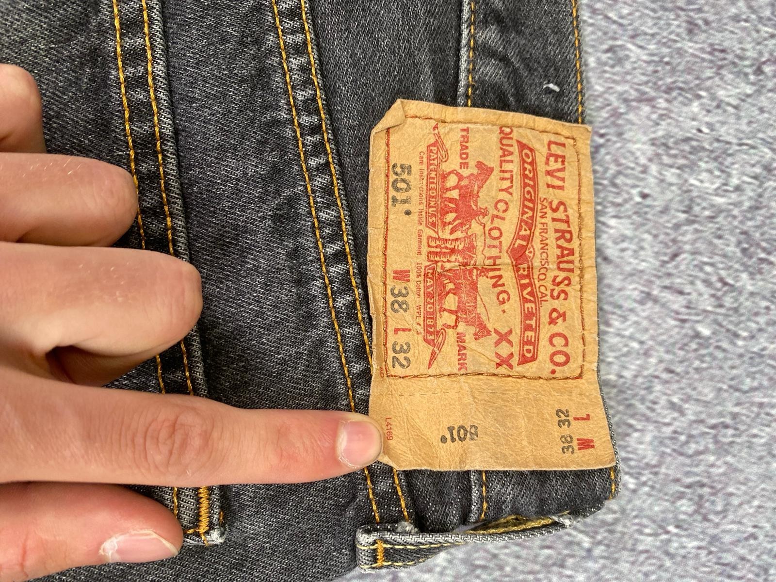 Levi’s 501 Original Jeans Mens W38 L32 Black Denim Faded Button Fly Shrink Fit