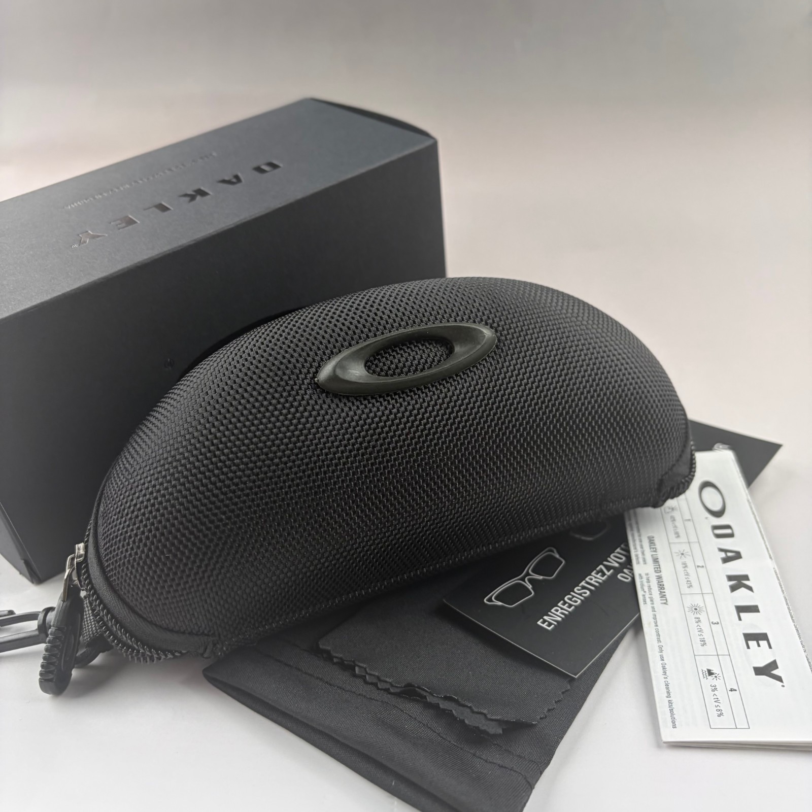 Oakley Flak Sunglasses Matte Black Frame Black Lens