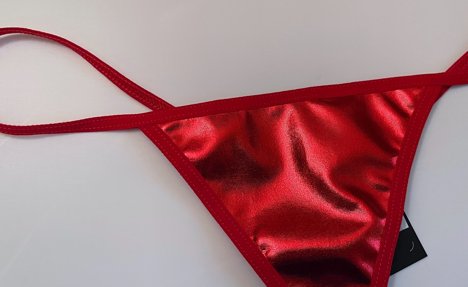 NWT FREDERICK’S OF HOLLYWOOD RED SHINE SMOOTH MINI TINY G V STRING THONG PANTIES