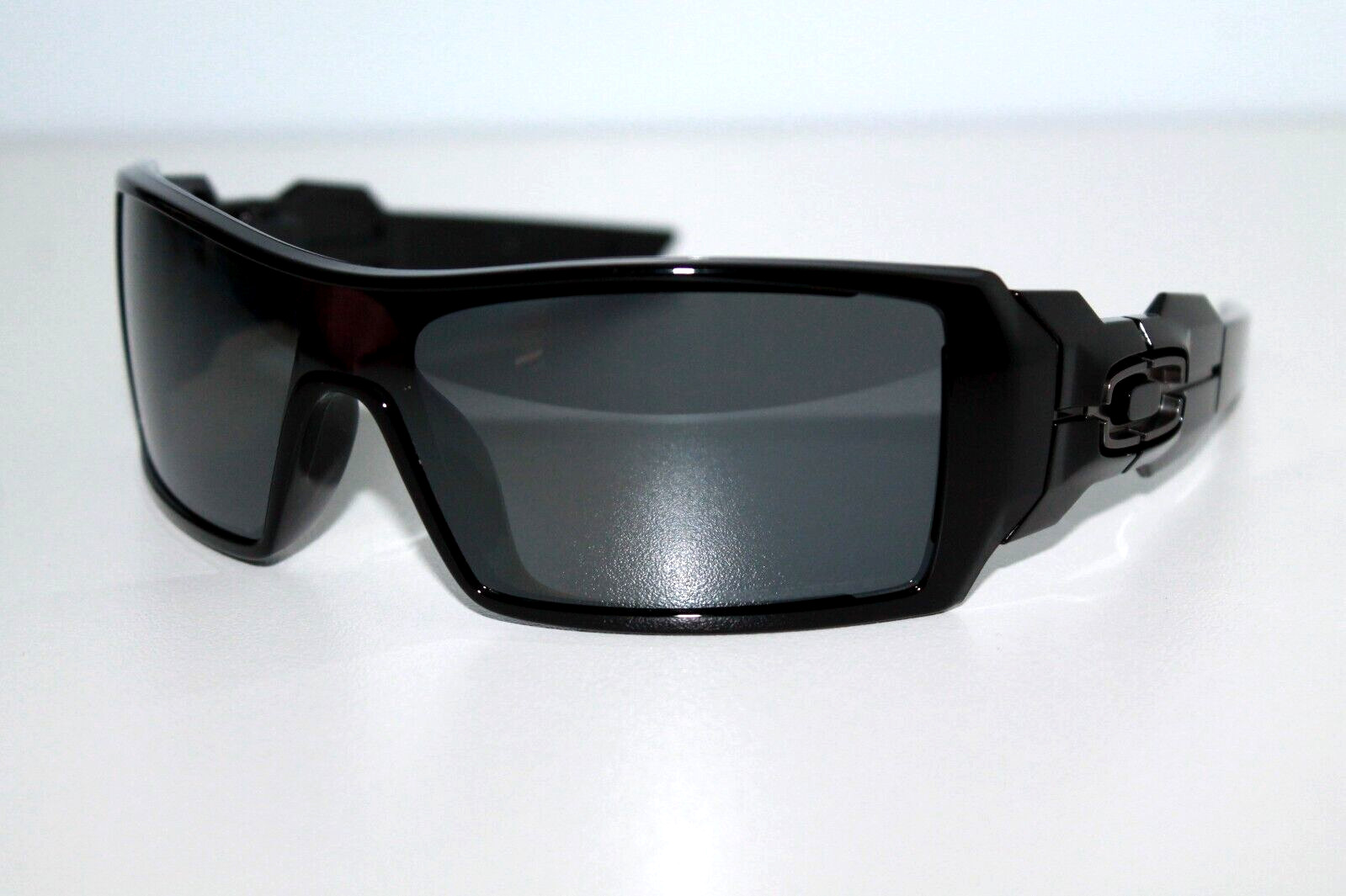 OAKLEY Oil Rig POLARIZED Sunglasses 26-203 Polished Black W/ Black Iridium Lens