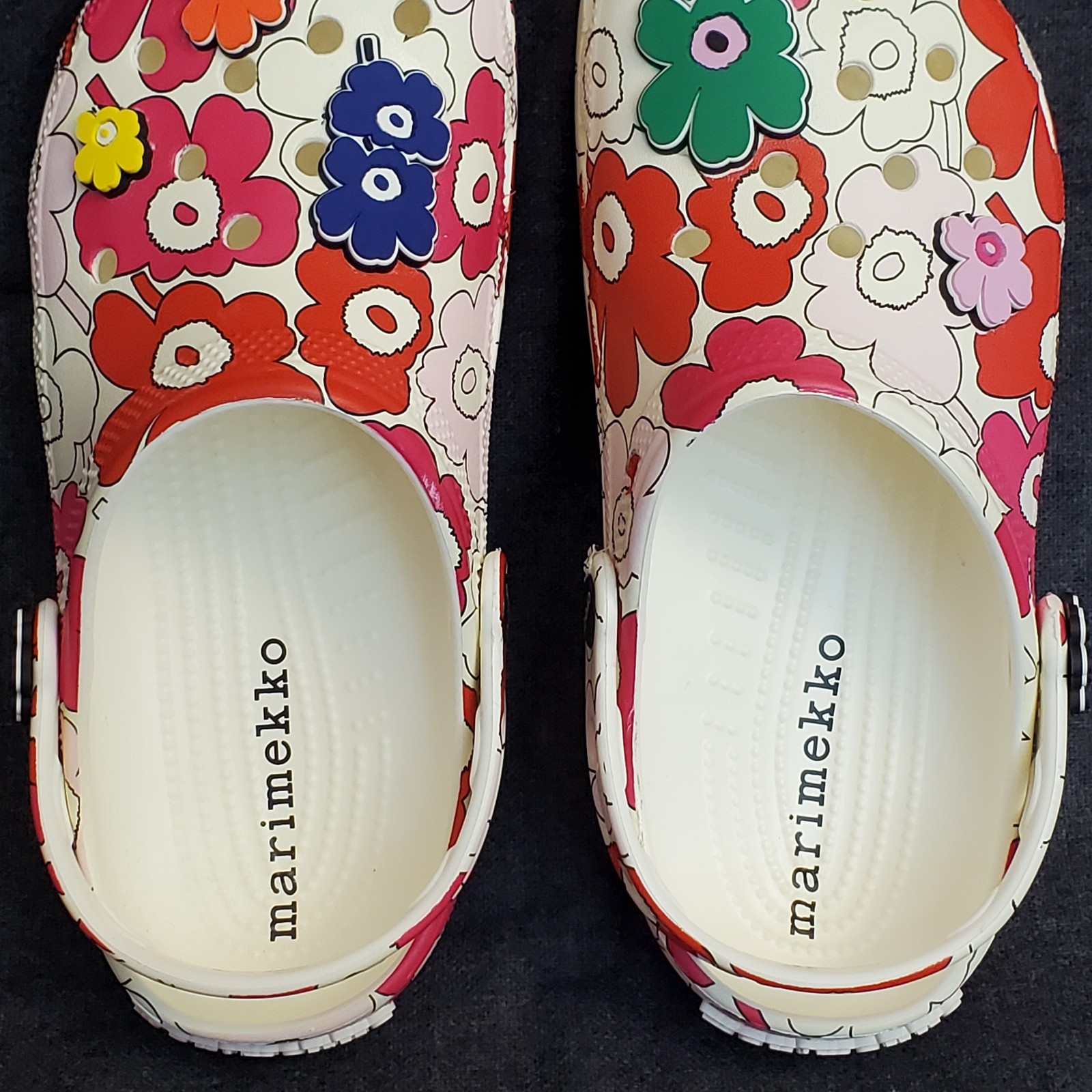 Crocs x Marimekko Unikko Classic Slip-On Floral Clogs J6 W 8 M 6 Jibbiz Charms