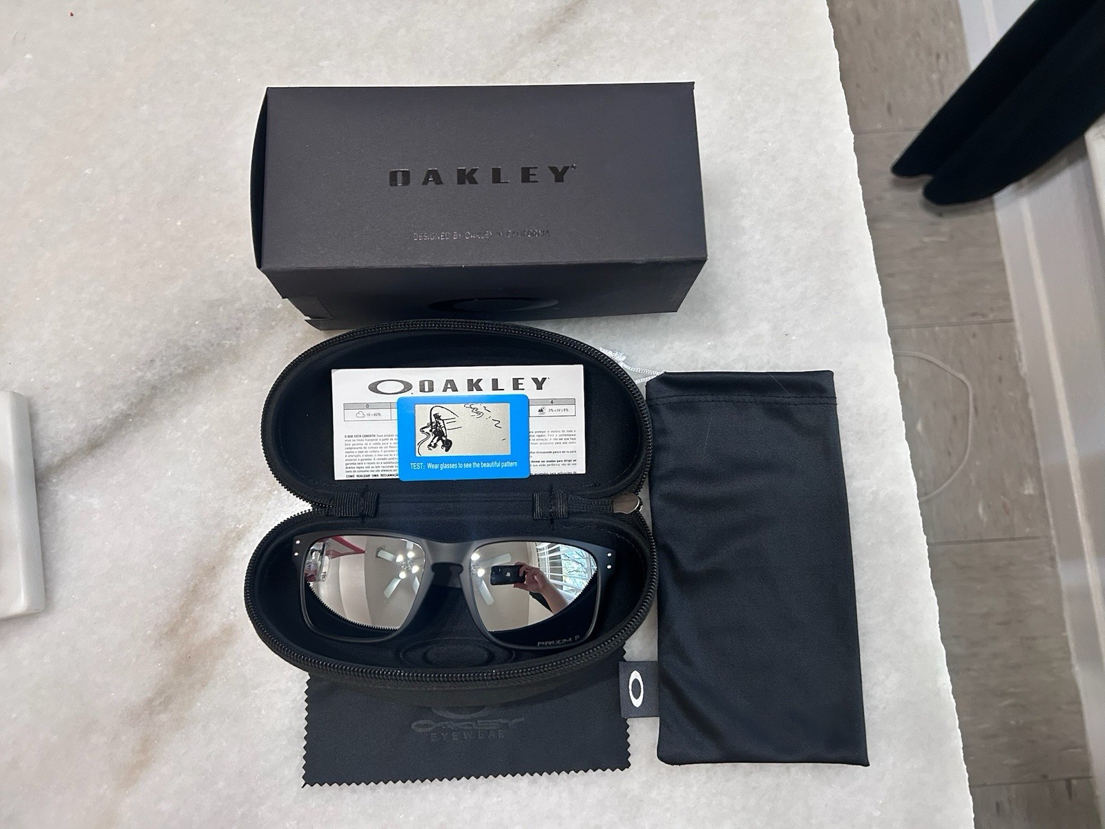 Oakley Holbrook Sunglasses Polarized Silver Lens, Silver Logo, Matte Black Frame