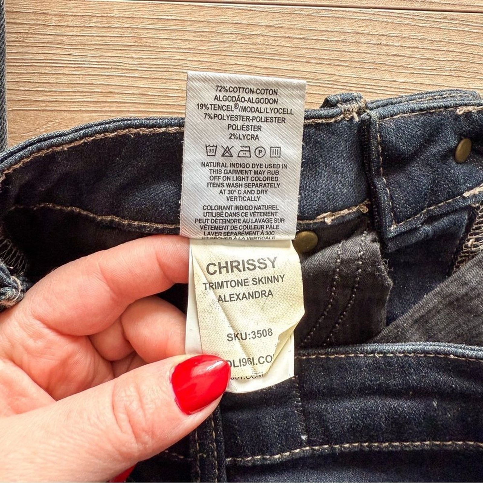 DL1961 Chrissy Skinny Dark Wash Premium Stretch Denim Size 24