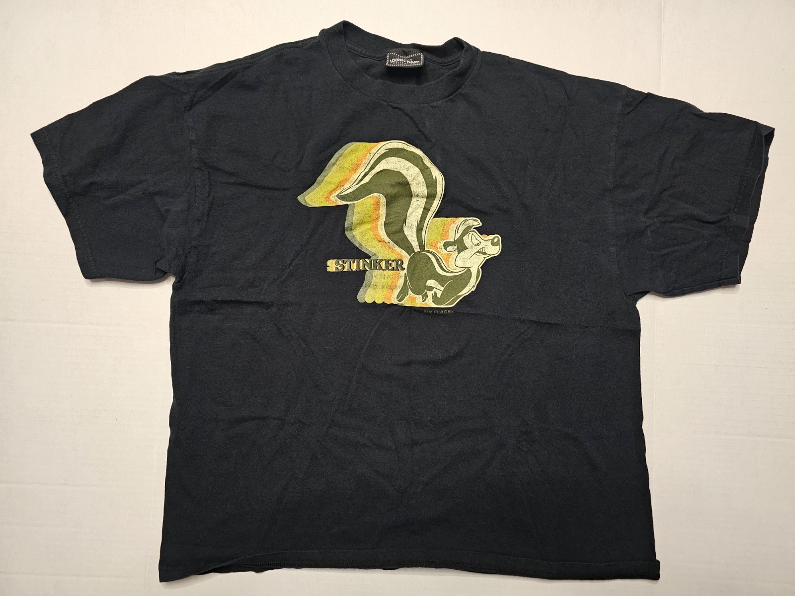 VTG 2003 Pepe Le Pew Looney Tunes Six Flags T-Shirt XL Black “Stinker” Romance