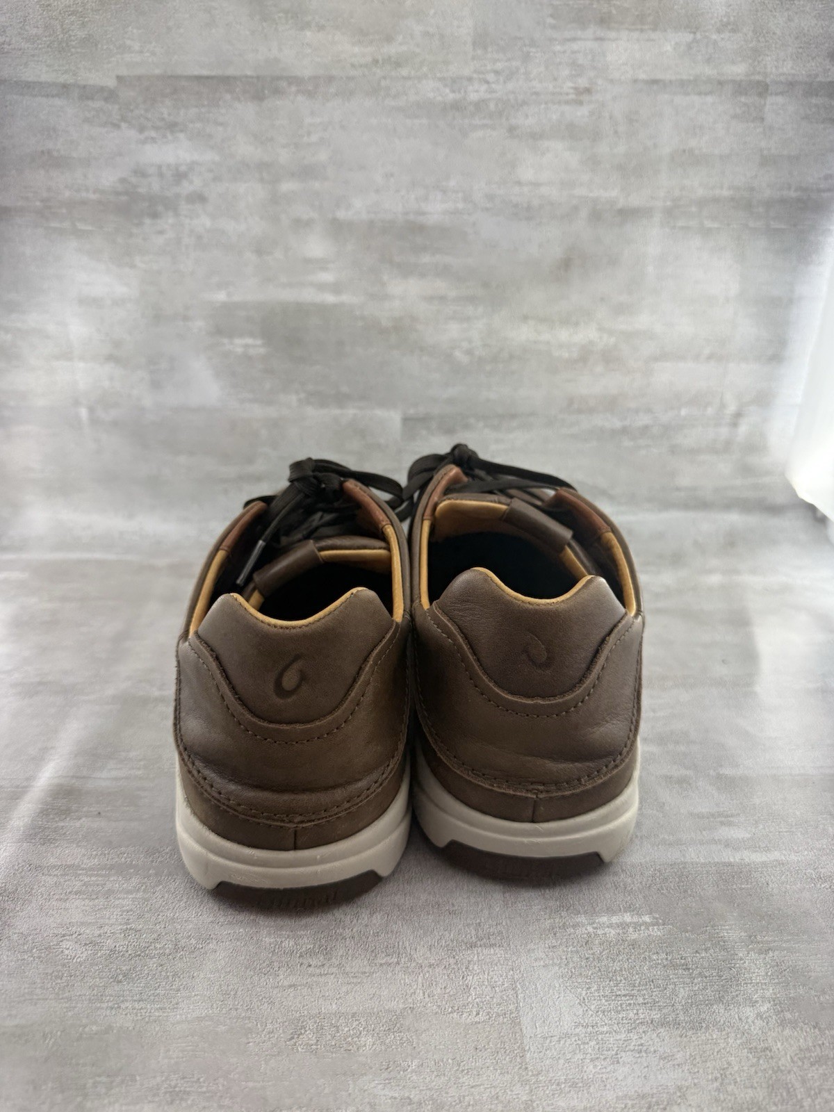 Olukai Lae’ahi Li ‘Ili Men’s Stone Brown Leather Sneakers Sz 12 US M