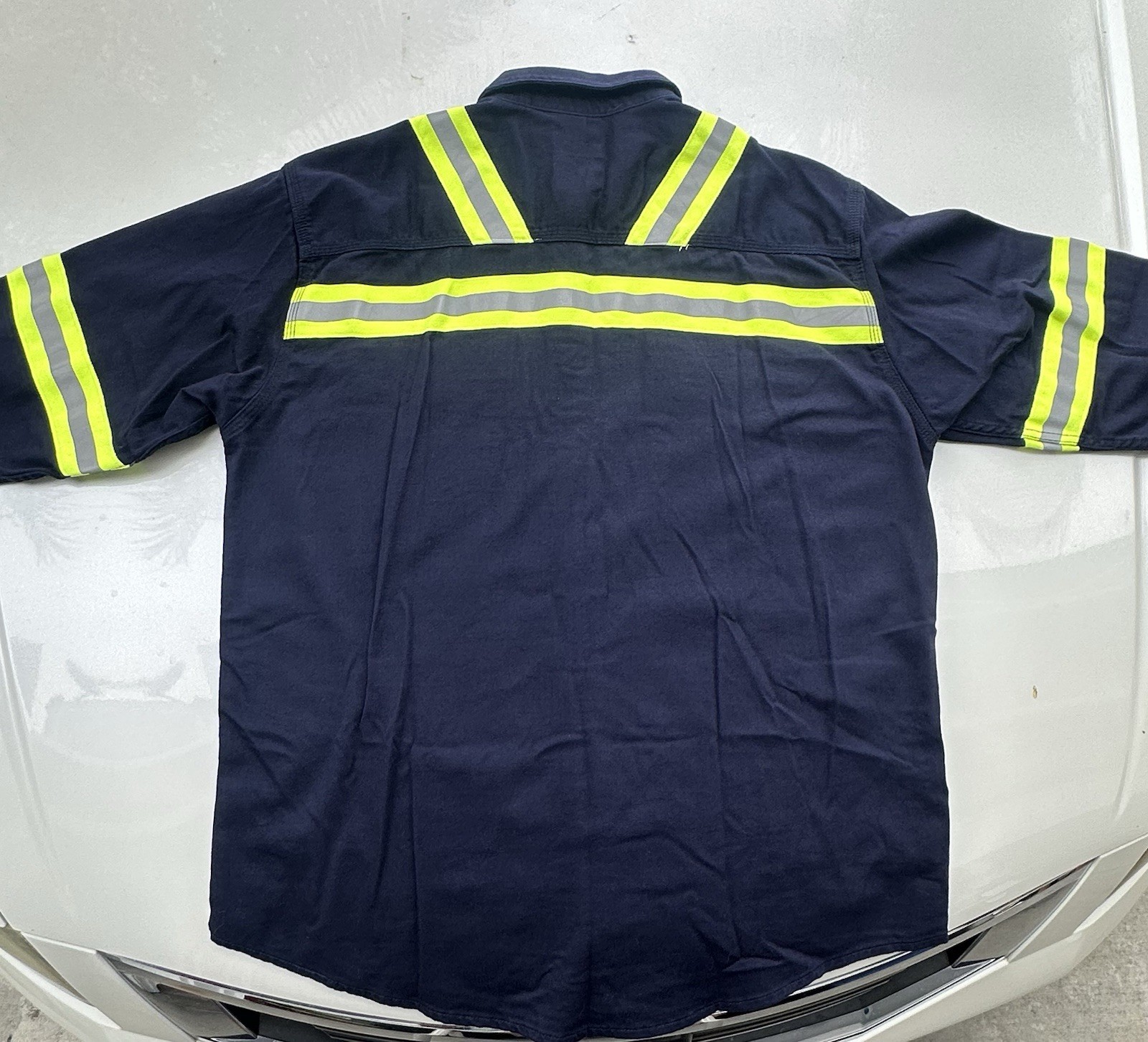 Lot Of 2 Carhartt FR Hi-Visibility Cotton Work Shirts Medium LJ CAT 2 NFPA 2112