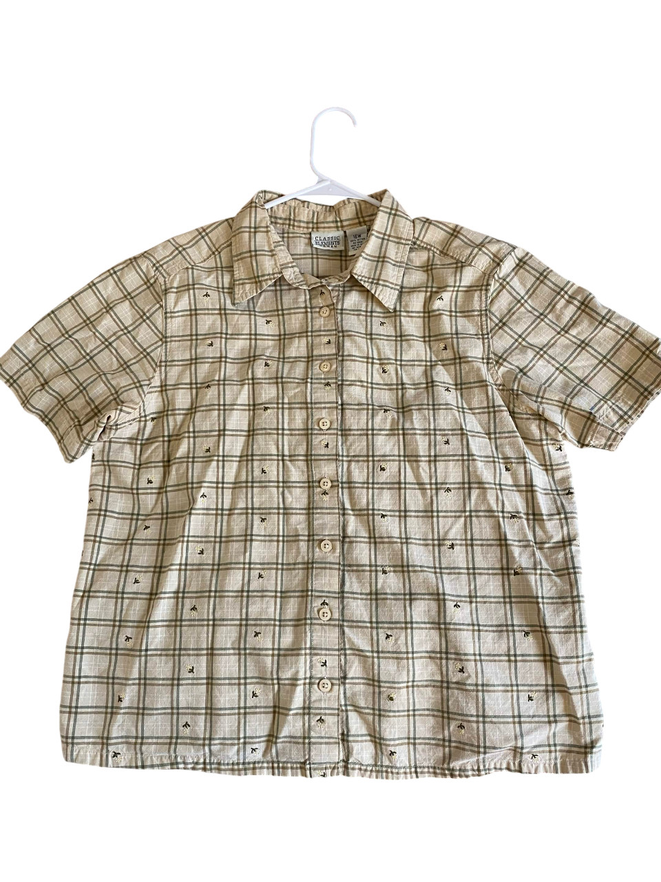 Classic Elements Women’s Cotton 16W Boxy Beige Flannel Embroidered Flower Decal