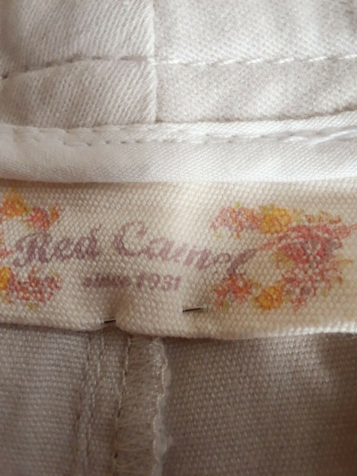 TA1-14 Red Camel Women’s shorts Size 9 in khaki in color