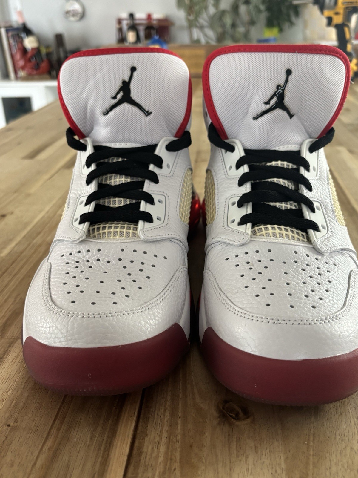Jordan Mars 270 Paris Game 2020 CD7070-104 White/Black/University Red