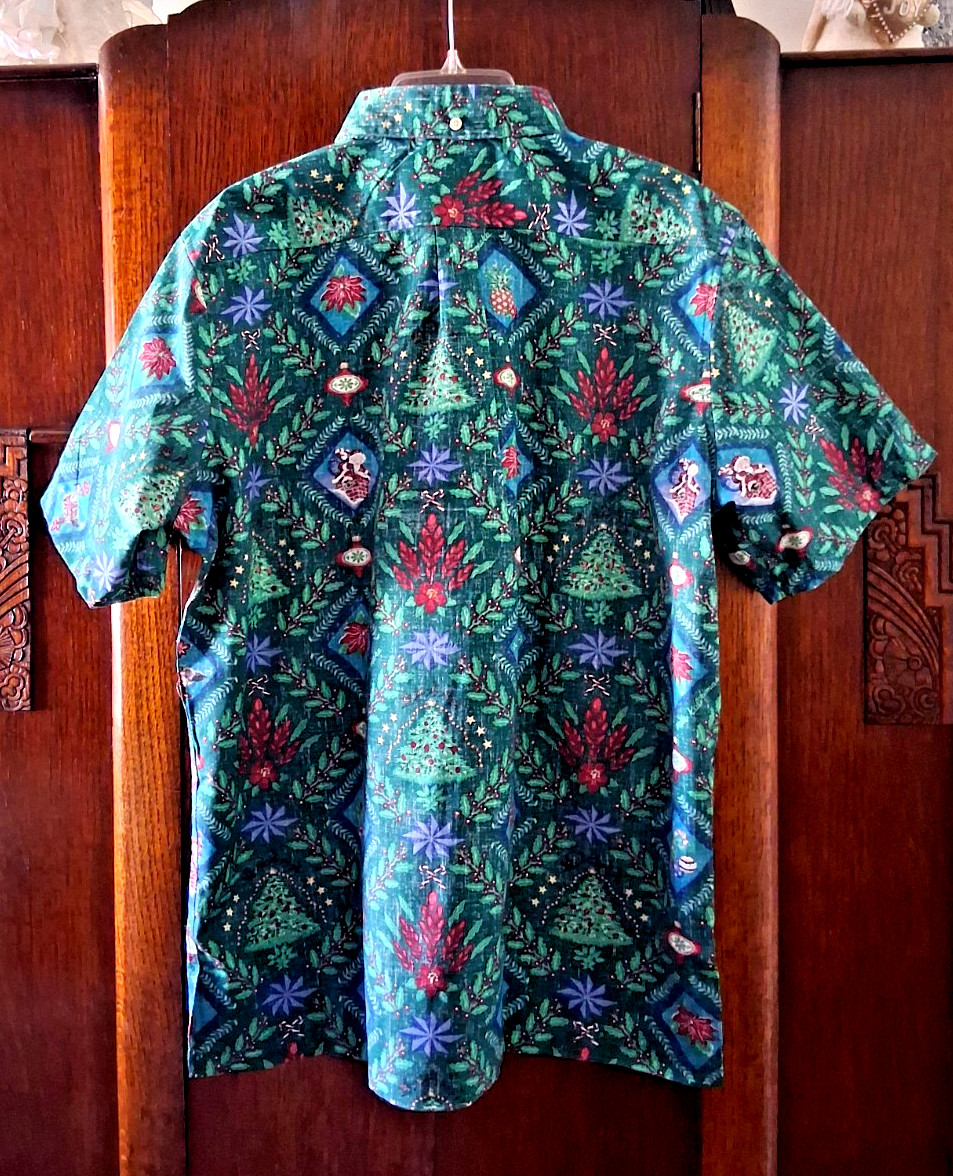 Reyn Spooner Men’s HAWAIIAN CHRISTMAS 2025″ PULLOVER Classic Fit Evergreen Shirt