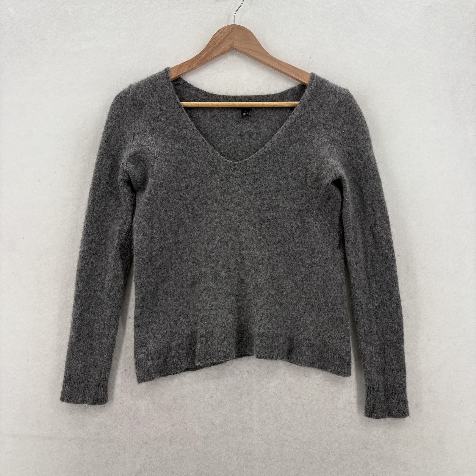 41 Hawthorn Sweater Womens Medium Gray 100% Cashmere V Neck Knit Pullover Cozy