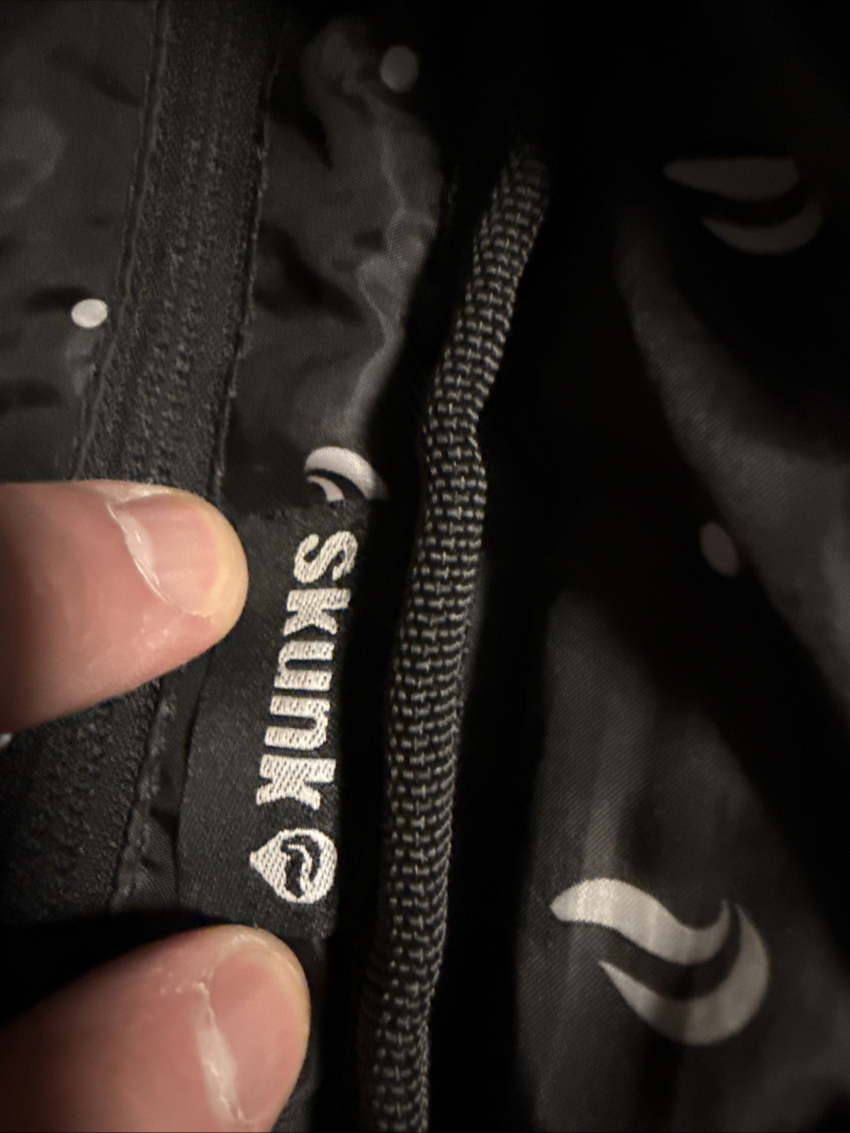 Skunk Sling M Smell Odor Weather Proof Stash Bag Carbon Lining