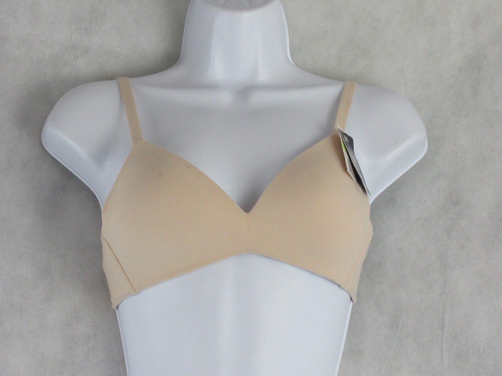 Wacoal Women’s How Perfect Soft Cup Wireless Bra, Sand Nude 5, 32B