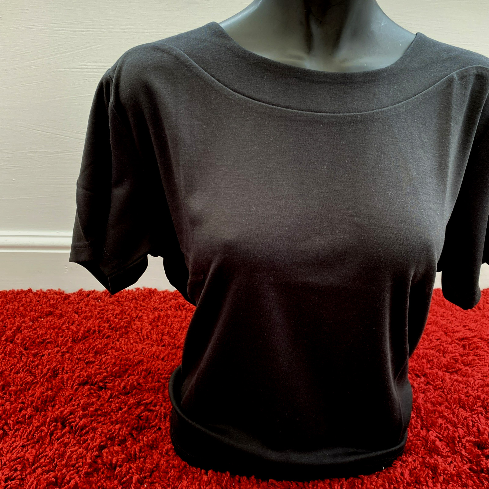 Emreco Ladies Size 20 Black T Shirt machine washable BNWT