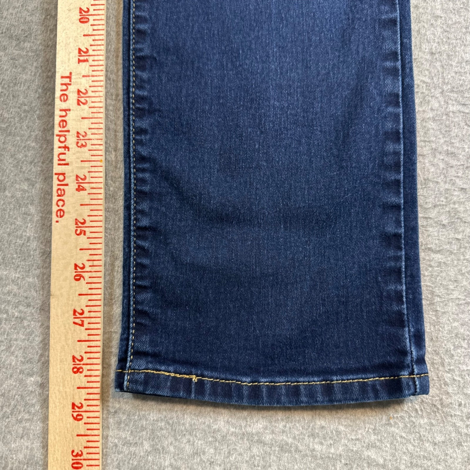 Levi’s 314 Women’s Size 26 Shaping Straight Stretch Denim Jeans Dark Mid Rise