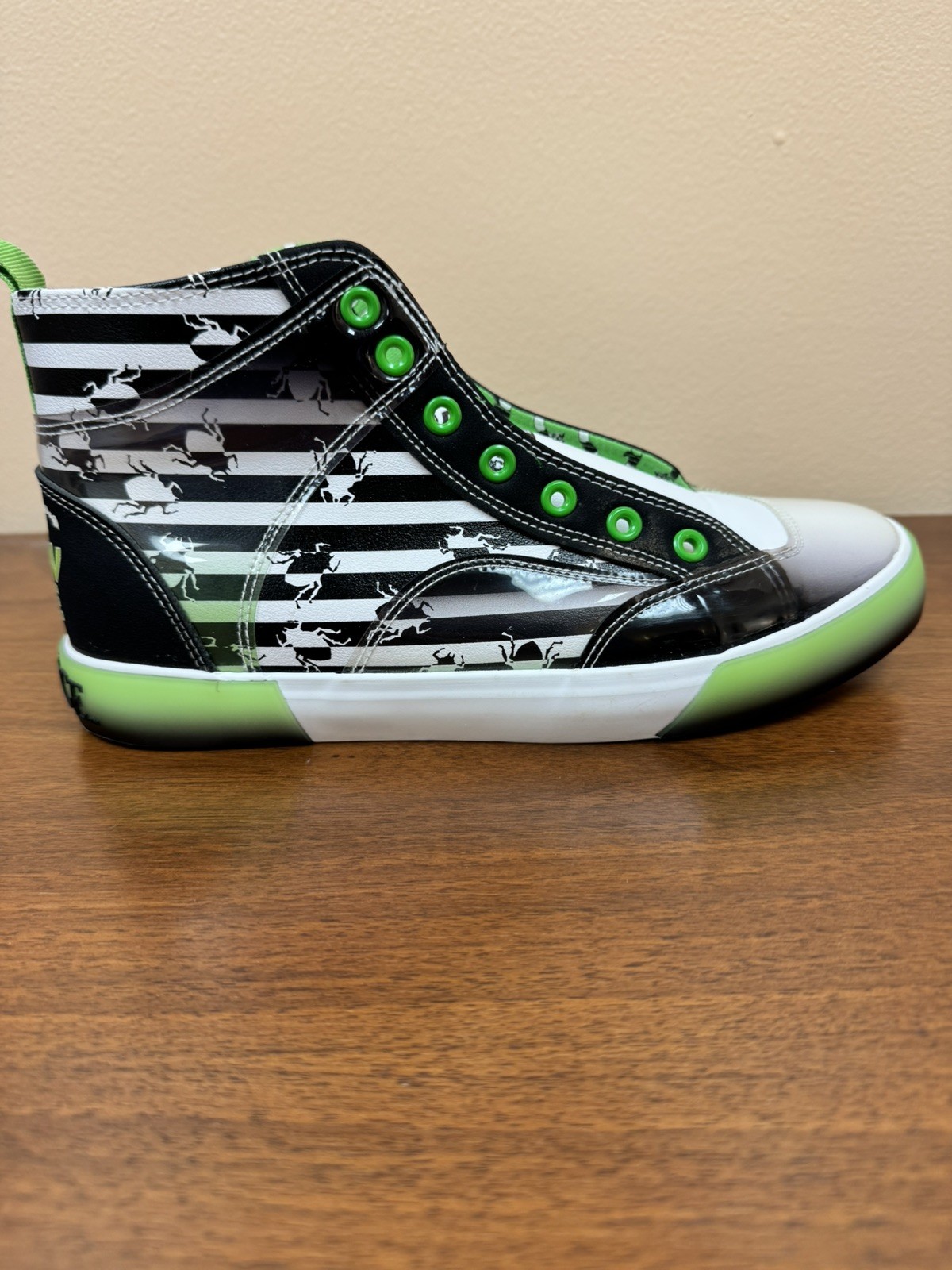 Beetlejuice Shoes Sneakers Women’s Size 9 Ground Up It’s Show Time