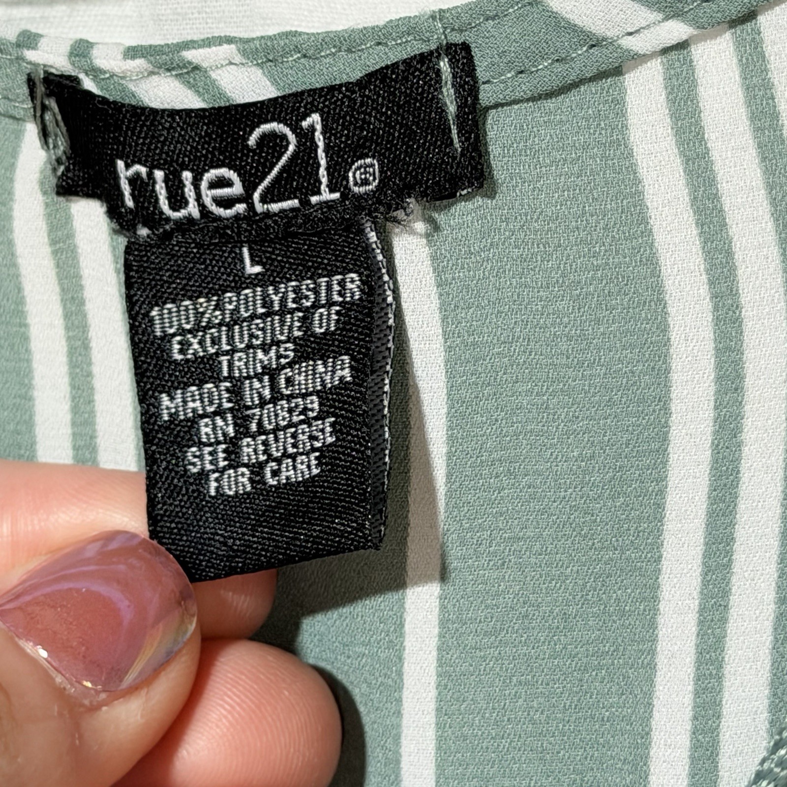rue21 Womens Green White Striped Woven V-Neck Zip Roll Tab Blouse L
