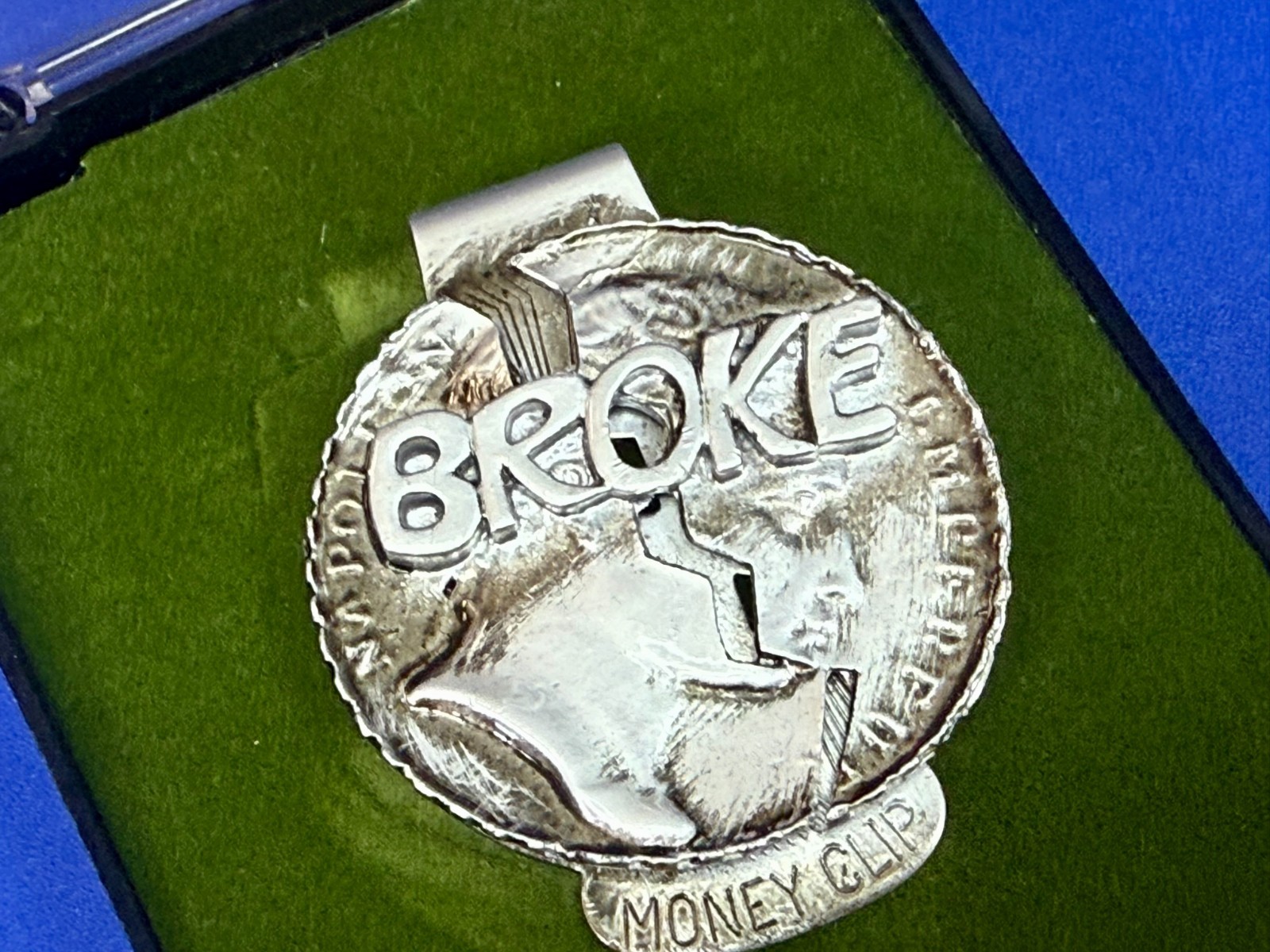 BROKE Coin Design Silver Color Vintage Novelty Money Clip Bill Holder in case