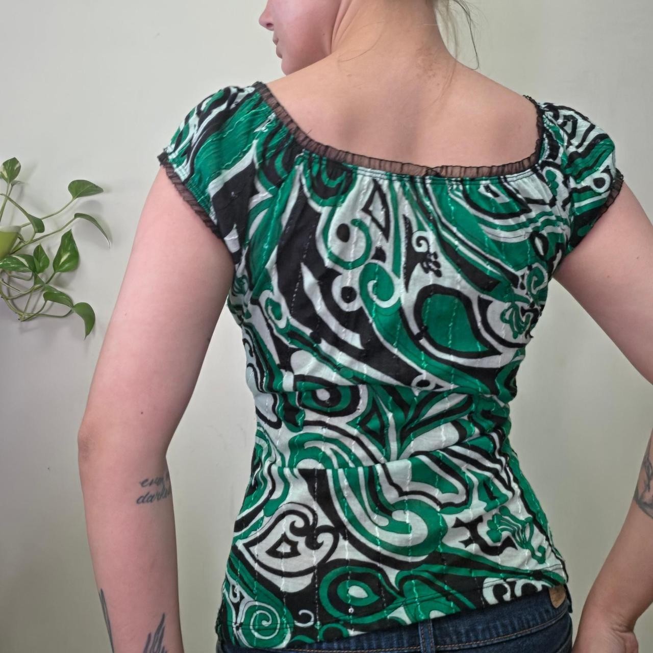 2000s Y2K babydoll Funky Swirl patterned top Kelly Green & Black Size S