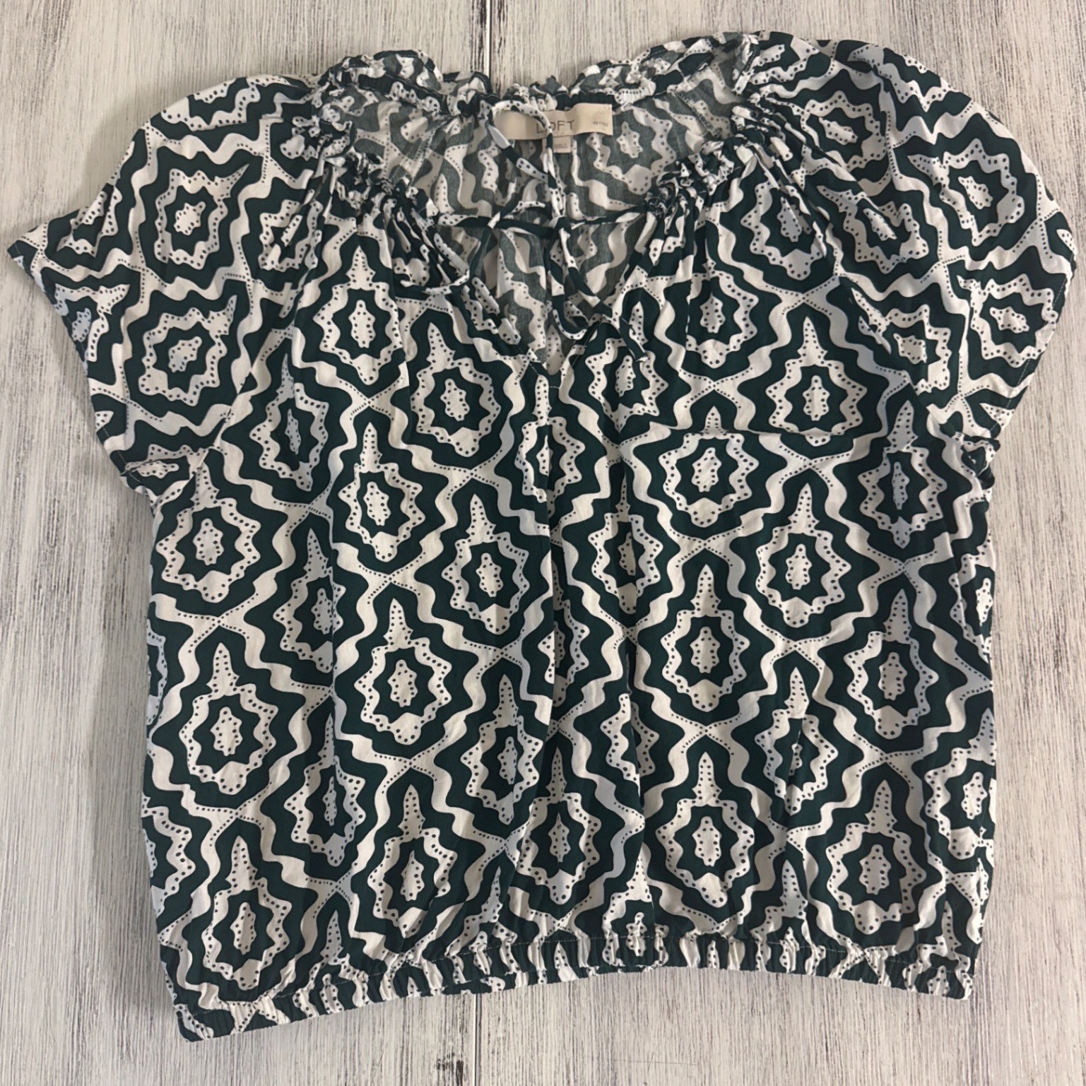 Loft Petite Green White Geometric Medallion Ruffle Tie Neck Bubble Hem Blouse MP