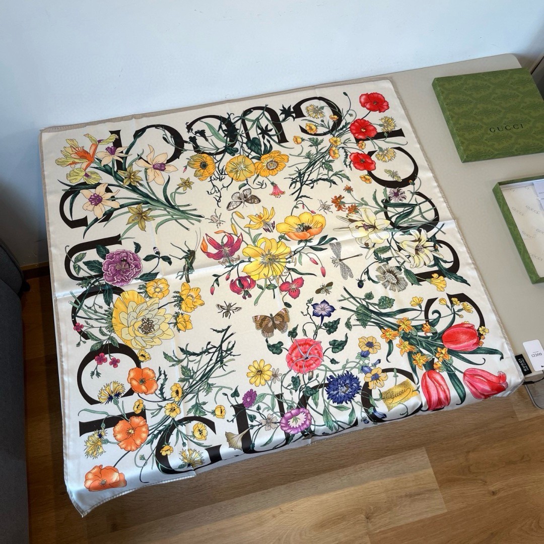 Gucci Floral Patterns silk Scarf Shawl