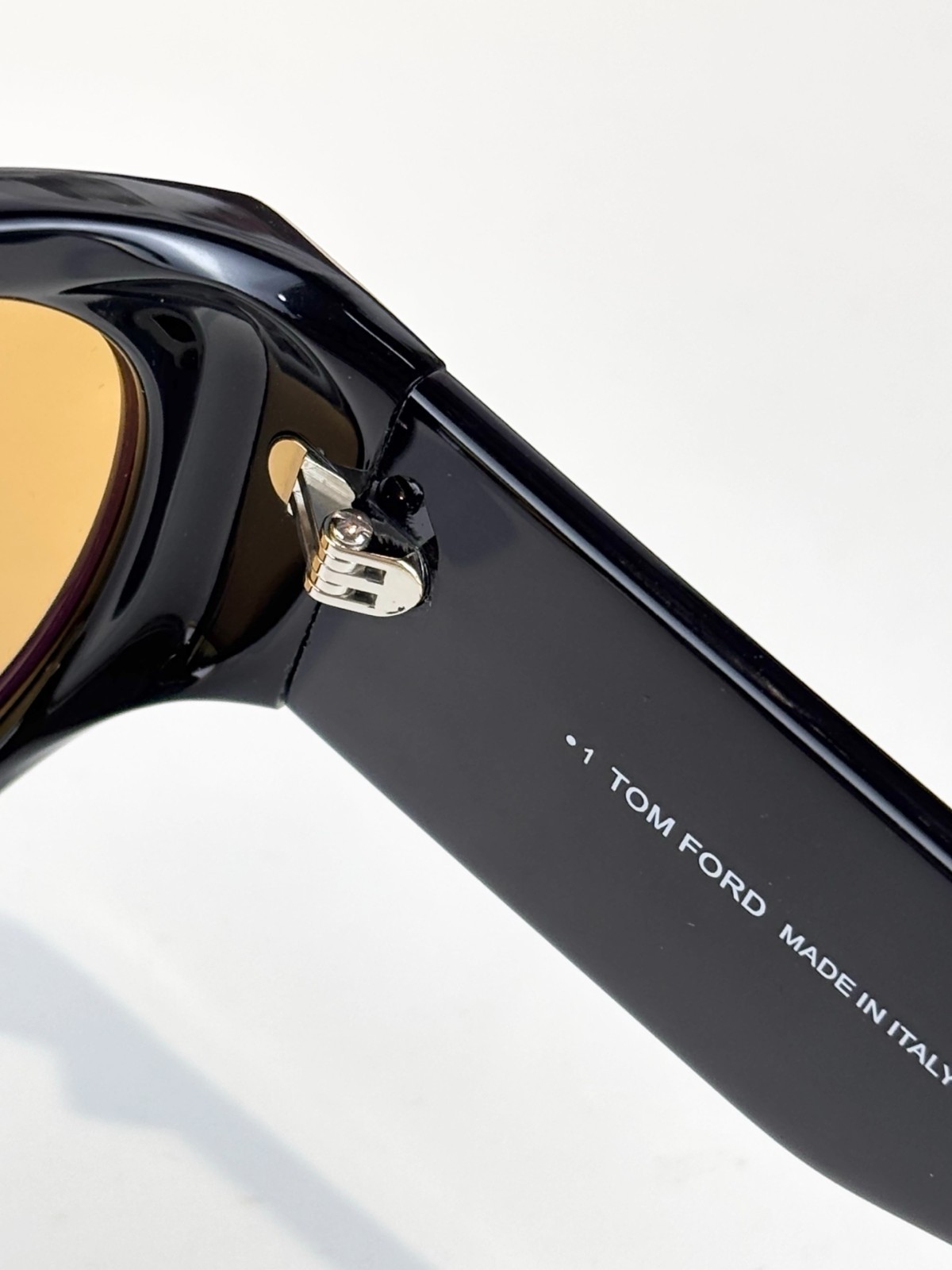 Tom Ford large black frame amber orange lens sunglasses TF1044 60-12-140