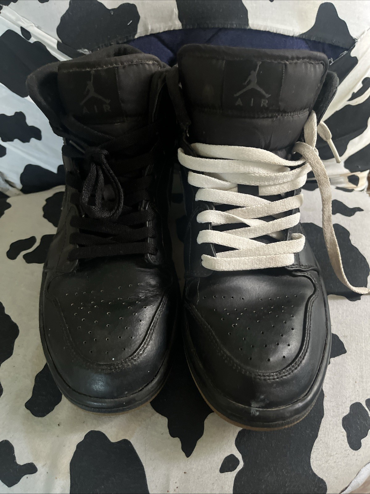 Size 10 – Air Jordan 1 Mid Triple Black