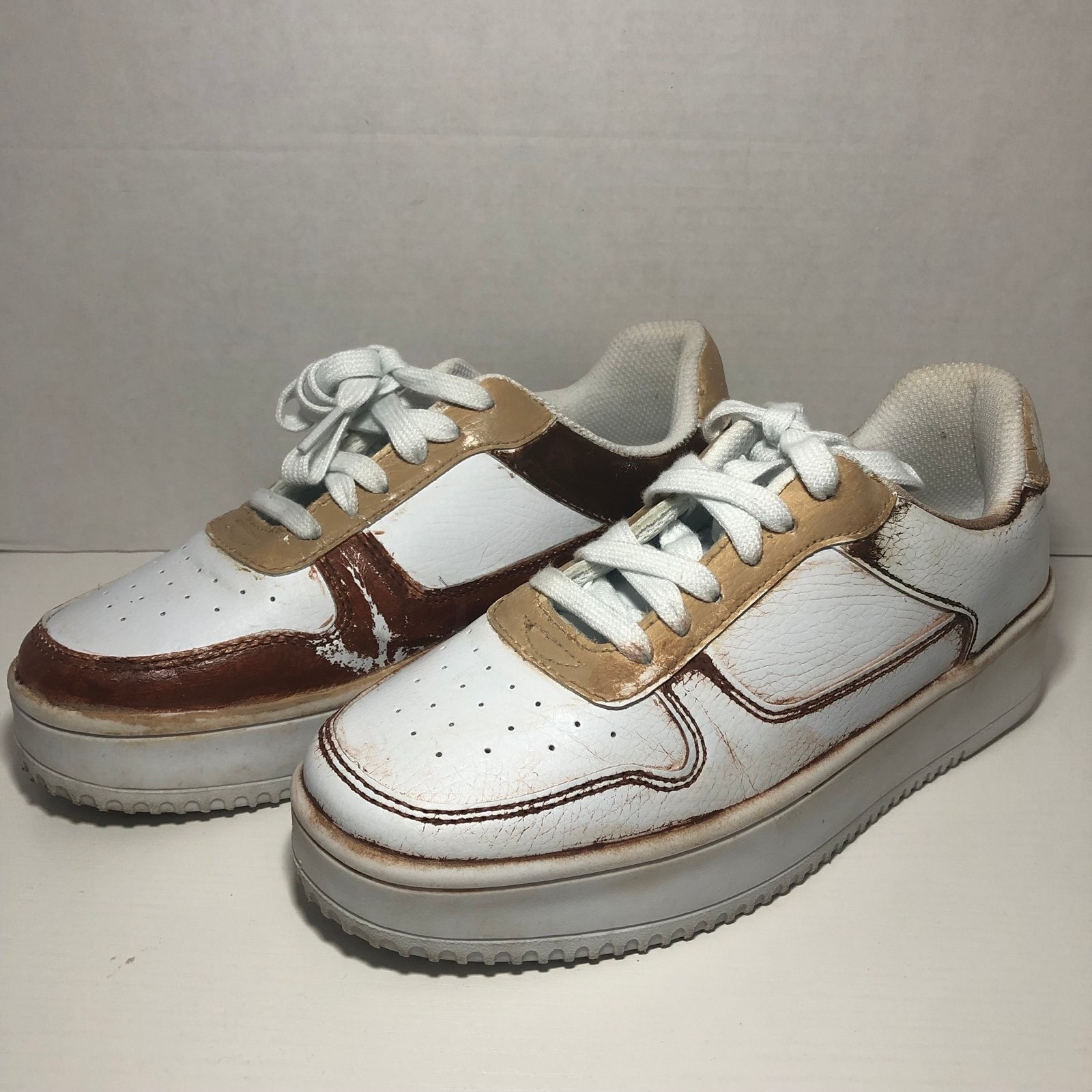 Time and Tru White Memory Foam Sneakers, Girls Size 6.5