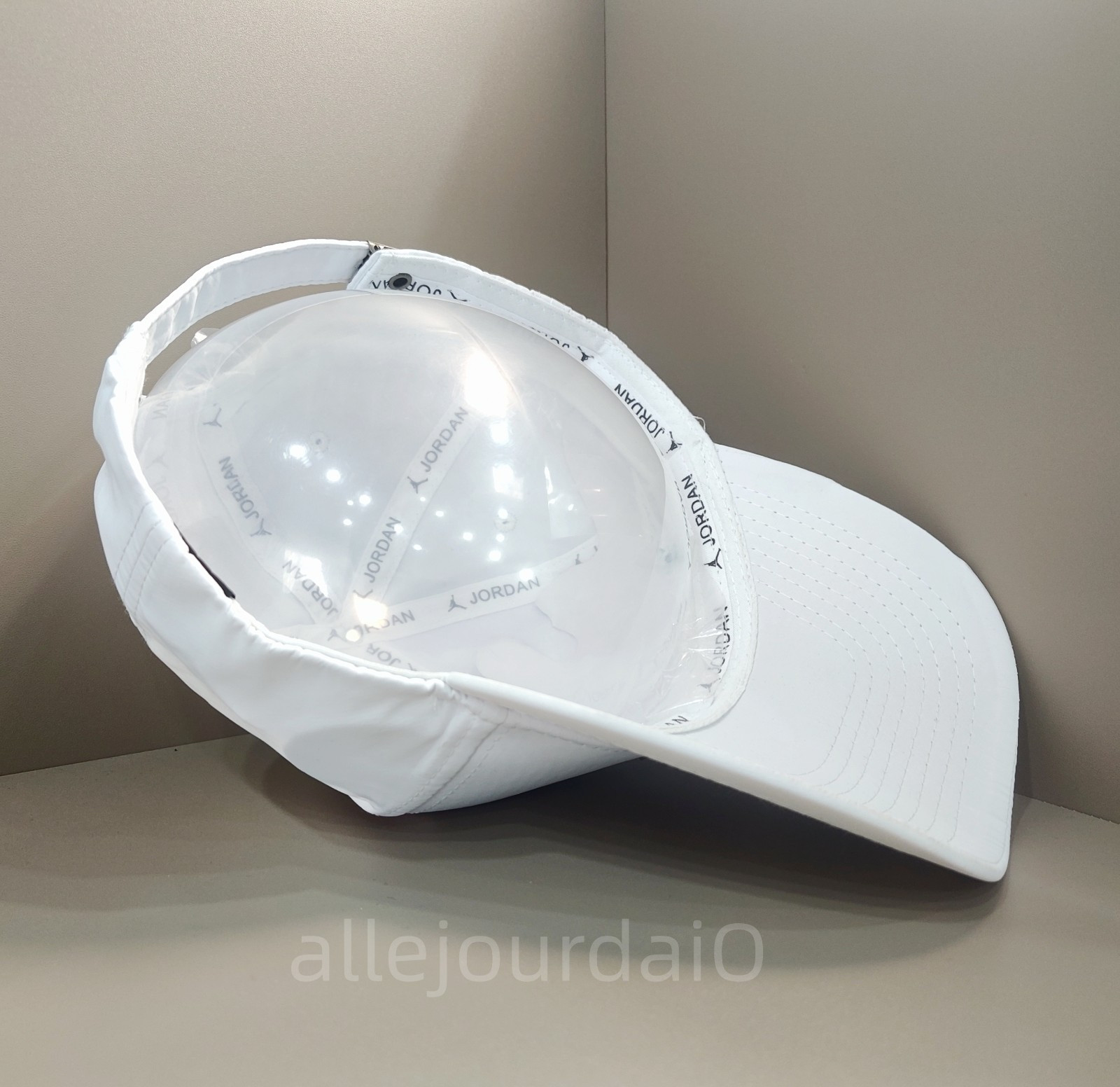 Jordan Outdoor Casual White Baseball Cap with Metal Design Adjustable