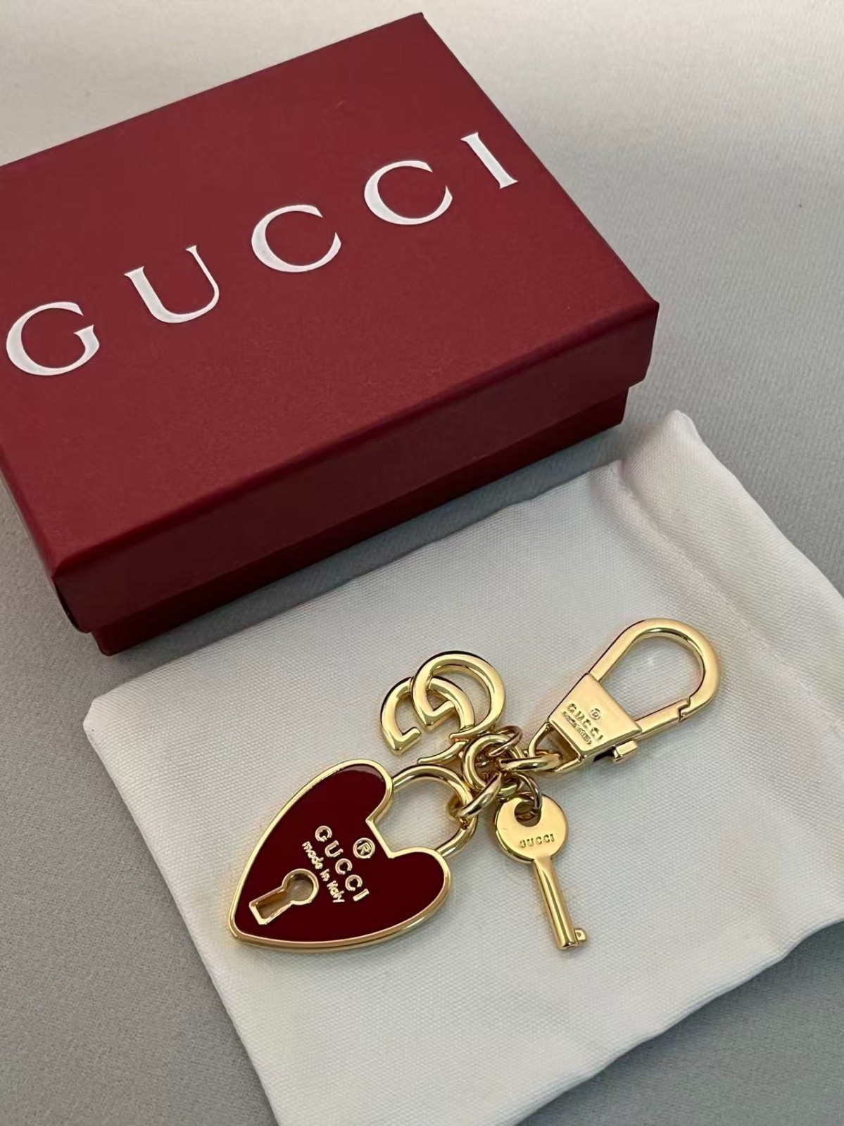 GUCCI Charm Heart Lock & Key Keychain Gift Key Chain with Brand Manual New Box