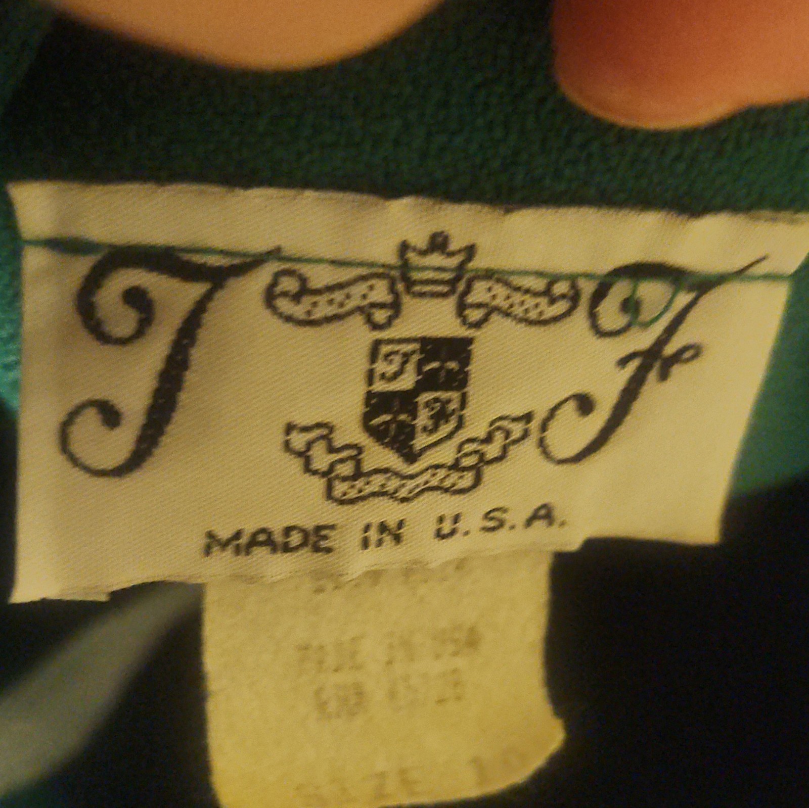 T J Women’s Green Solid Round Neck 3/4 Sleeve Button Accent Blazer Size 10