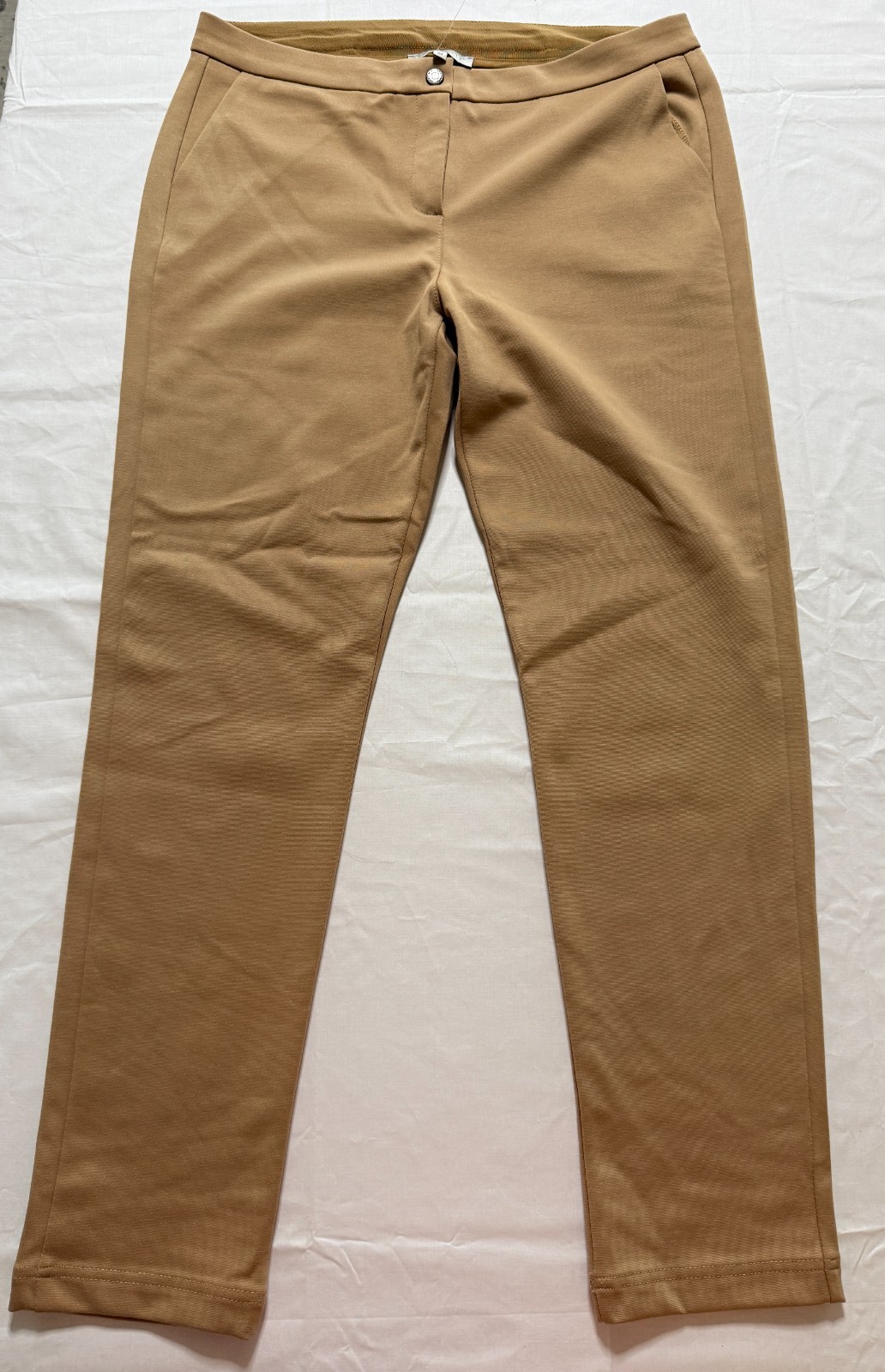 NWT WOMEN’S ANATOMIE GOLF PANTS – SIZE: SMALL – CAMEL (A4.8)