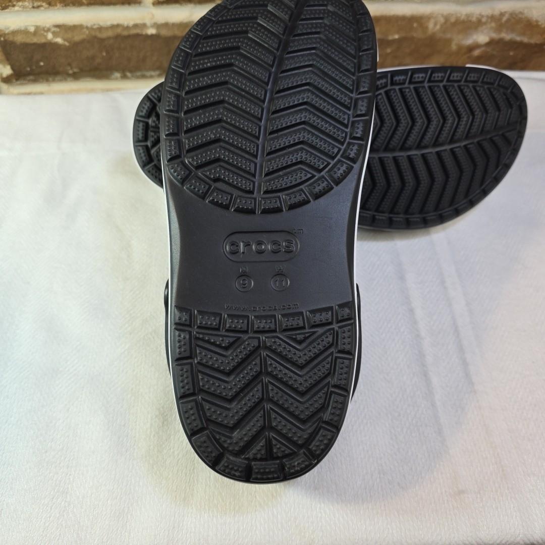 Crocs Bayaband Clogs – Unisex Black/White Sport Band – Size M9/ W 11