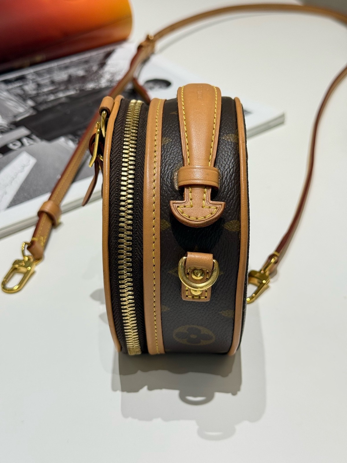 Louis Vuitton Pre-Owned Authentic Round Crossbody Bag Free Tracked Shipping