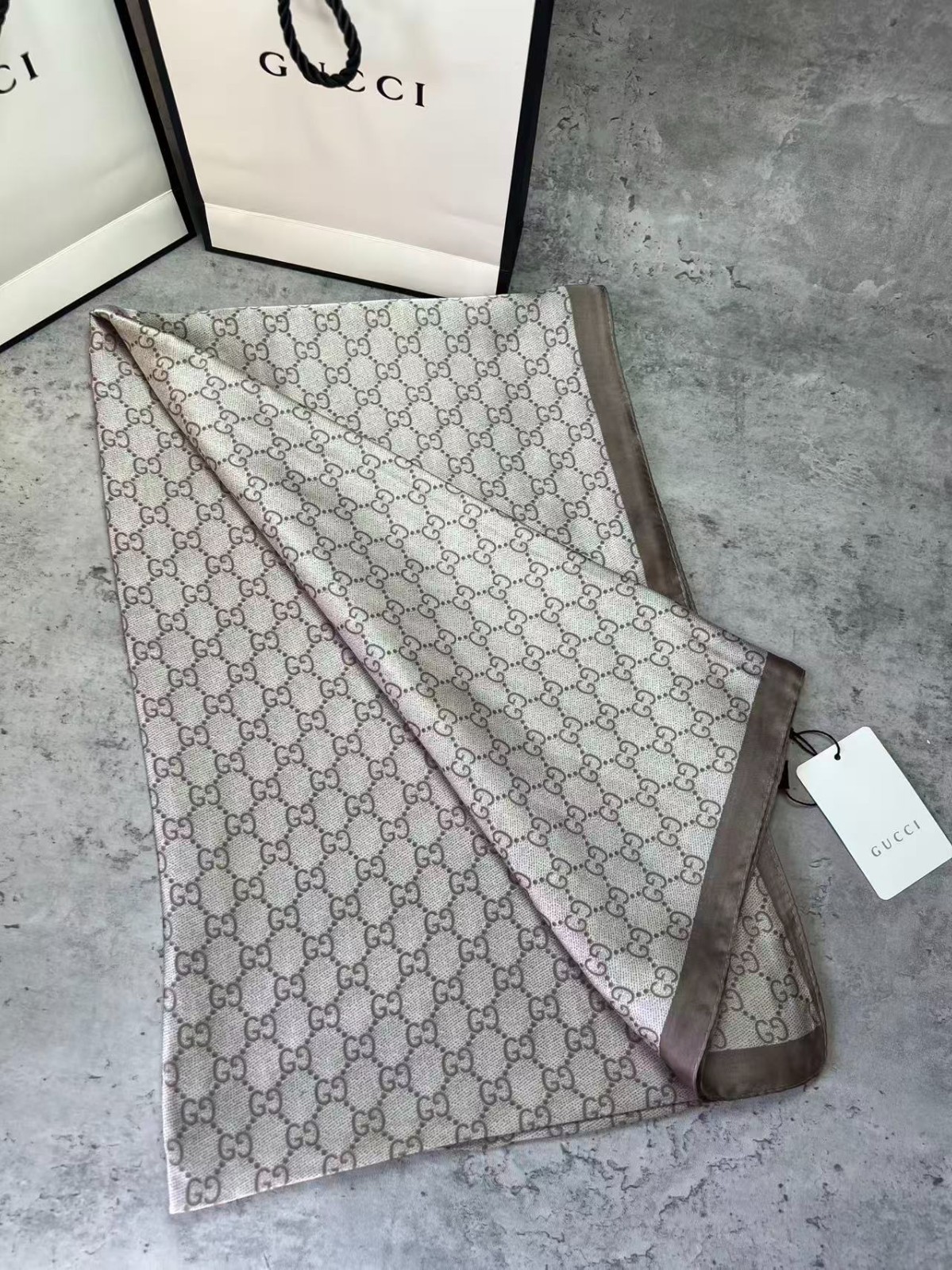 GUCCI SCARF SHAWL AUTHENTIC 100% SILK BEIGE BROWN CLASSIC LOGO LIGHT WEIGHT